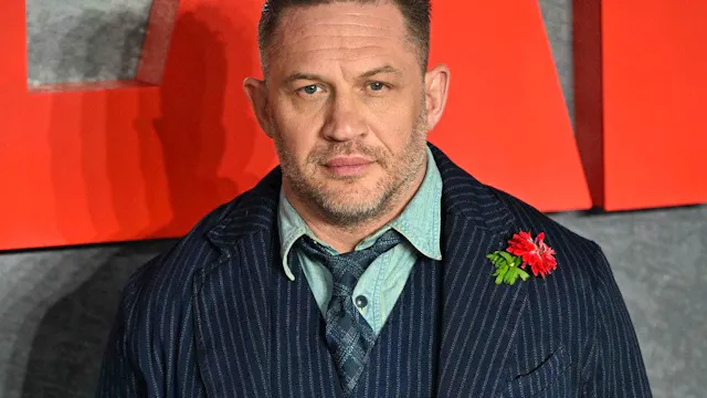 Tom Hardy resta in «MobLand»: trattative in corso dopo le tensioni sul set