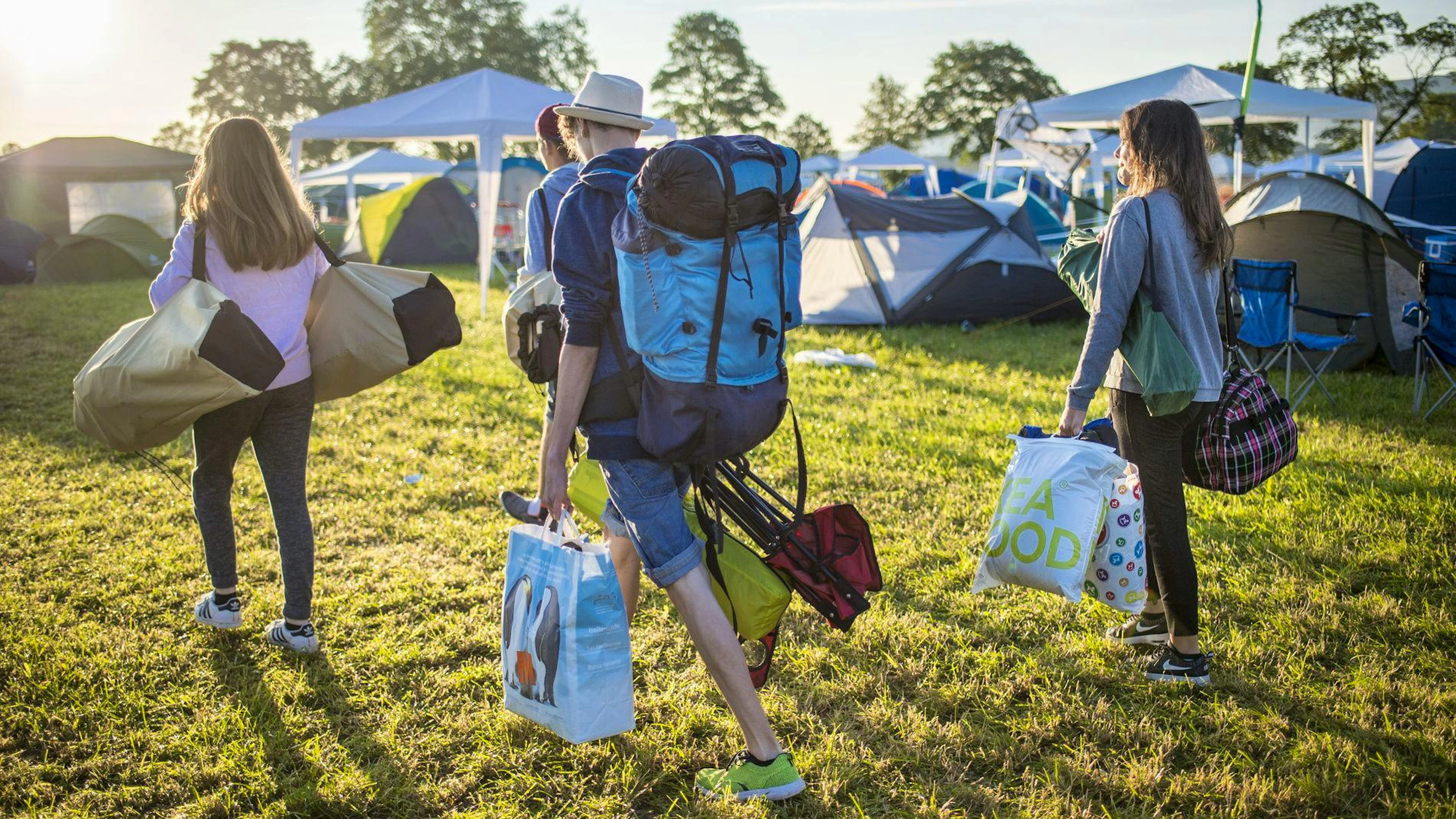 Bald heisst es hierzulande wieder: Zelte aufbauen, Musik hören, gute Zeit haben und Zelt wieder abbauen. Die Festival-Zeit beginnt.