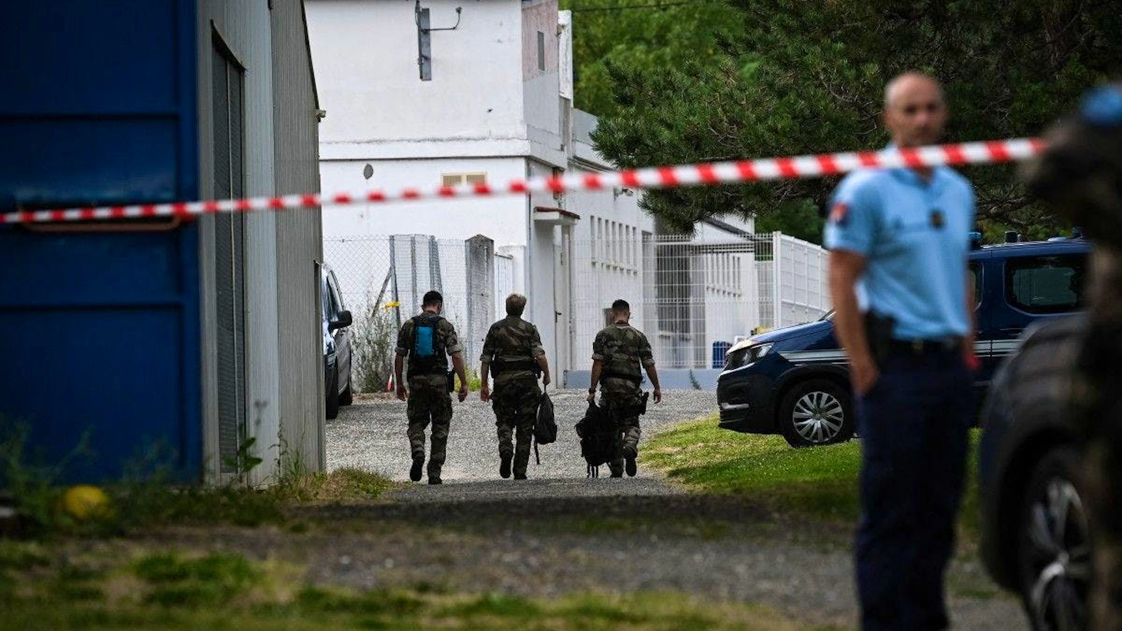 Des gendarmes participant aux recherches pour retrouver Lyhanna dans le sud-ouest de la France, le 31 mai 2026 (archives).