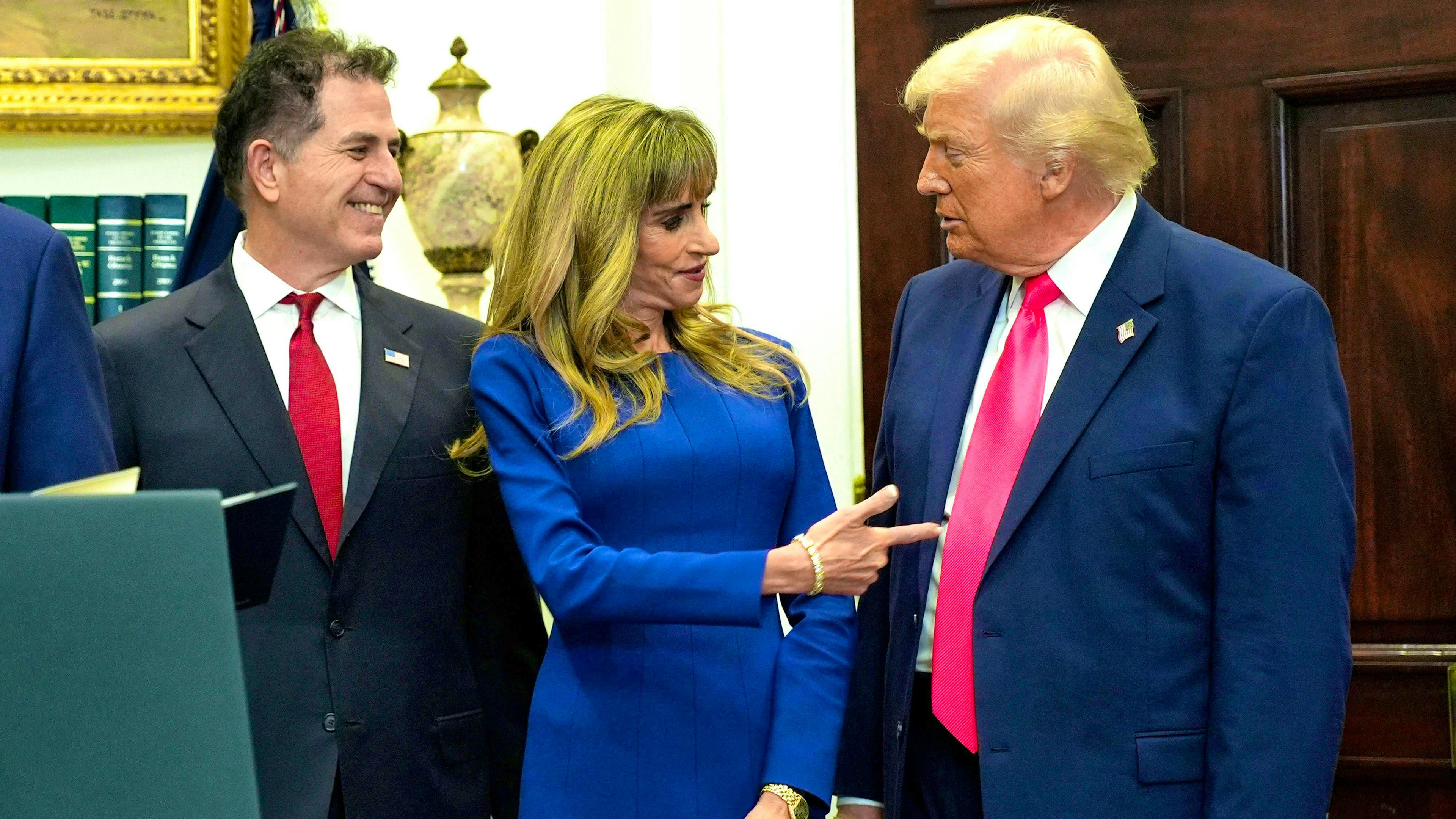 Michael and Susan Dell announce their record donation in the presence of Donald Trump at the White House on December 2, 2025 (from left to right). The money is to form the starting capital for the so-called Trump Accounts - savings accounts managed by the US government with which parents can invest money for their children: