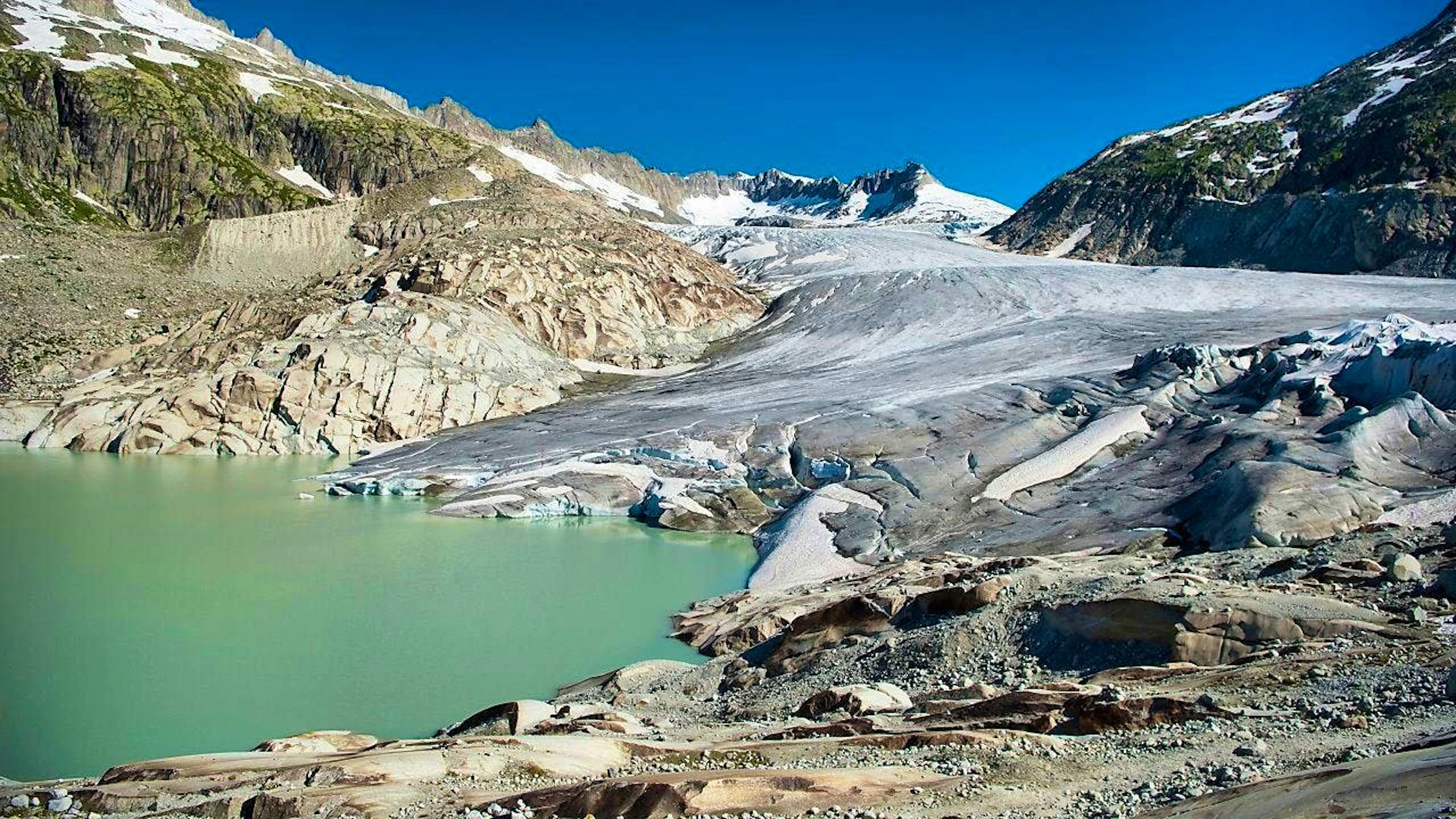 Non c'è uno schema chiaro: i precedenti eventi di El Niño nelle Alpi hanno portato sia temperature estremamenti miti che freddo gelido.