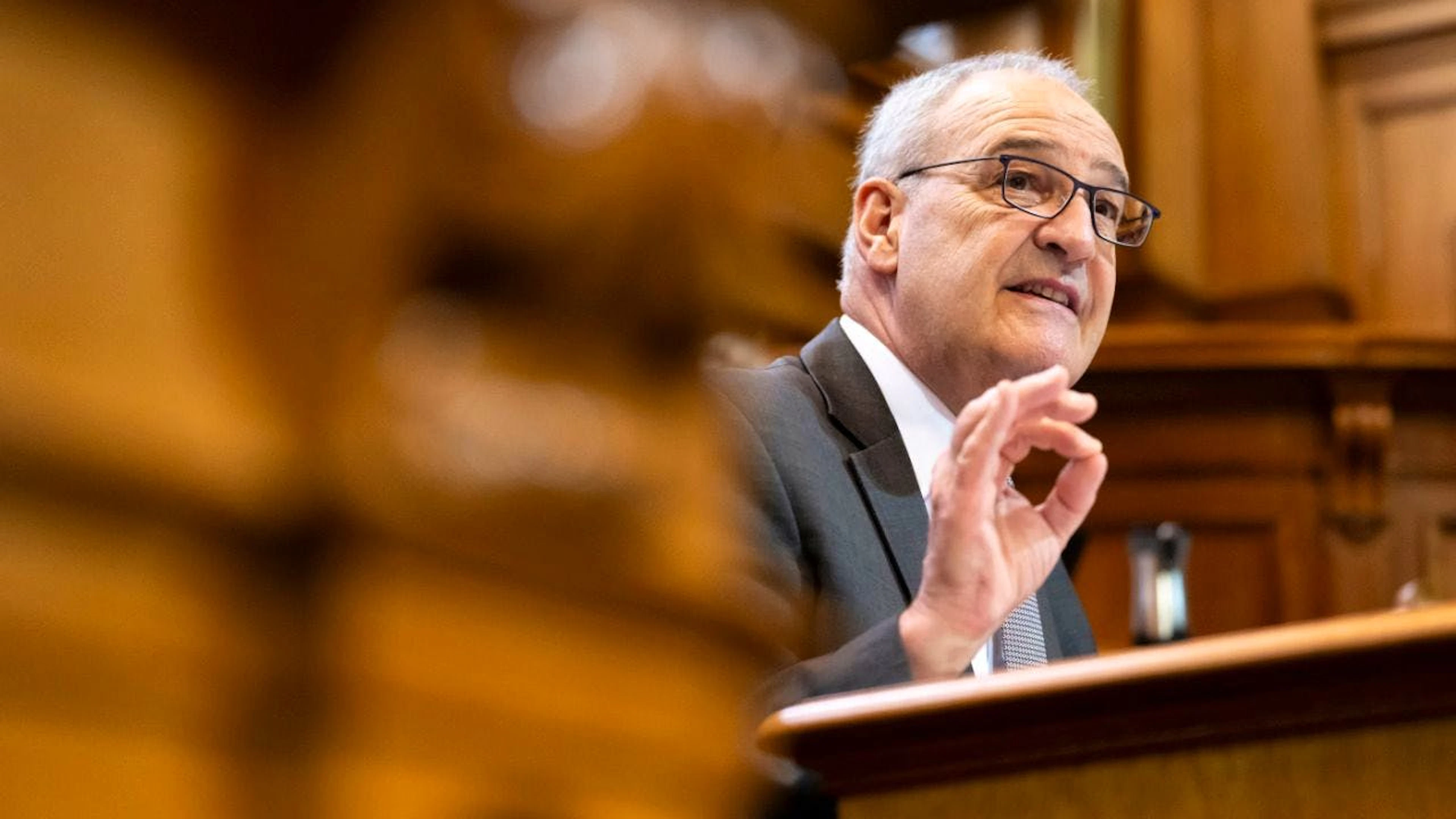 Nel corso della discussione in Parlamento il consigliere federale Guy Parmelin aveva sostenuto che una mancata ratifica metterebbe la Svizzera in difficoltà, specie quando si tratterà di negoziare nuovi accordi di libero scambio.
