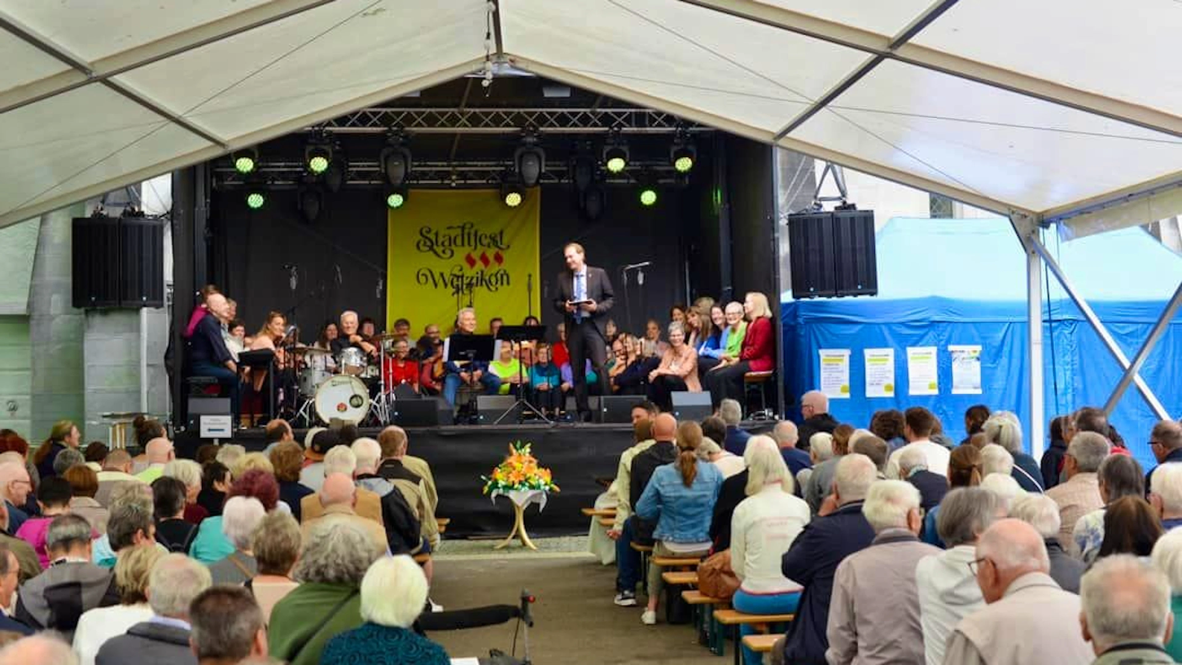 Neue Erkenntnisse rund um den Auftritt von zwei Rappern am Wetzikoner Stadtfest sorgt für Unmut.