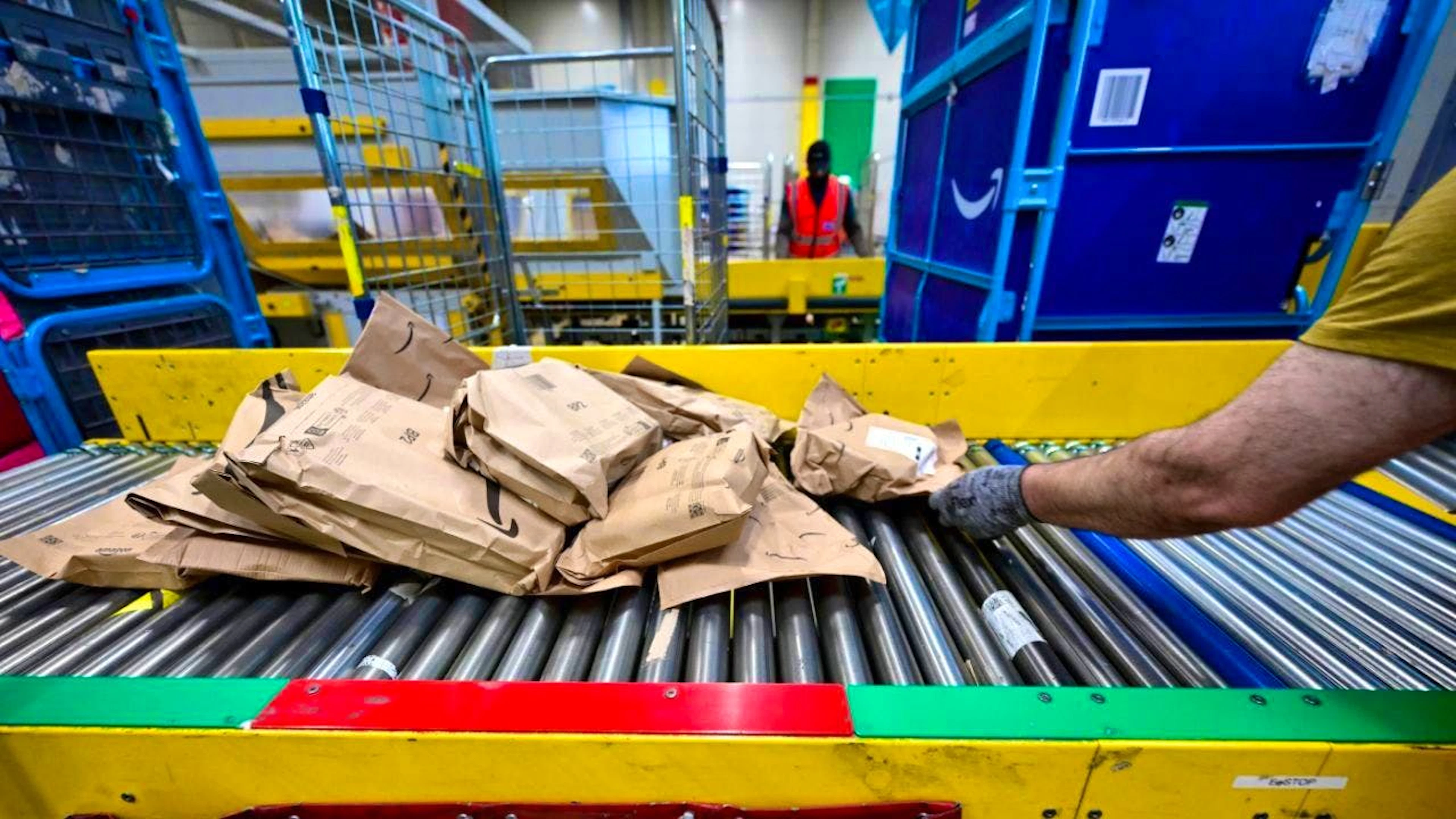 New regulations for products traded online are intended to increase consumer safety. (archive image)