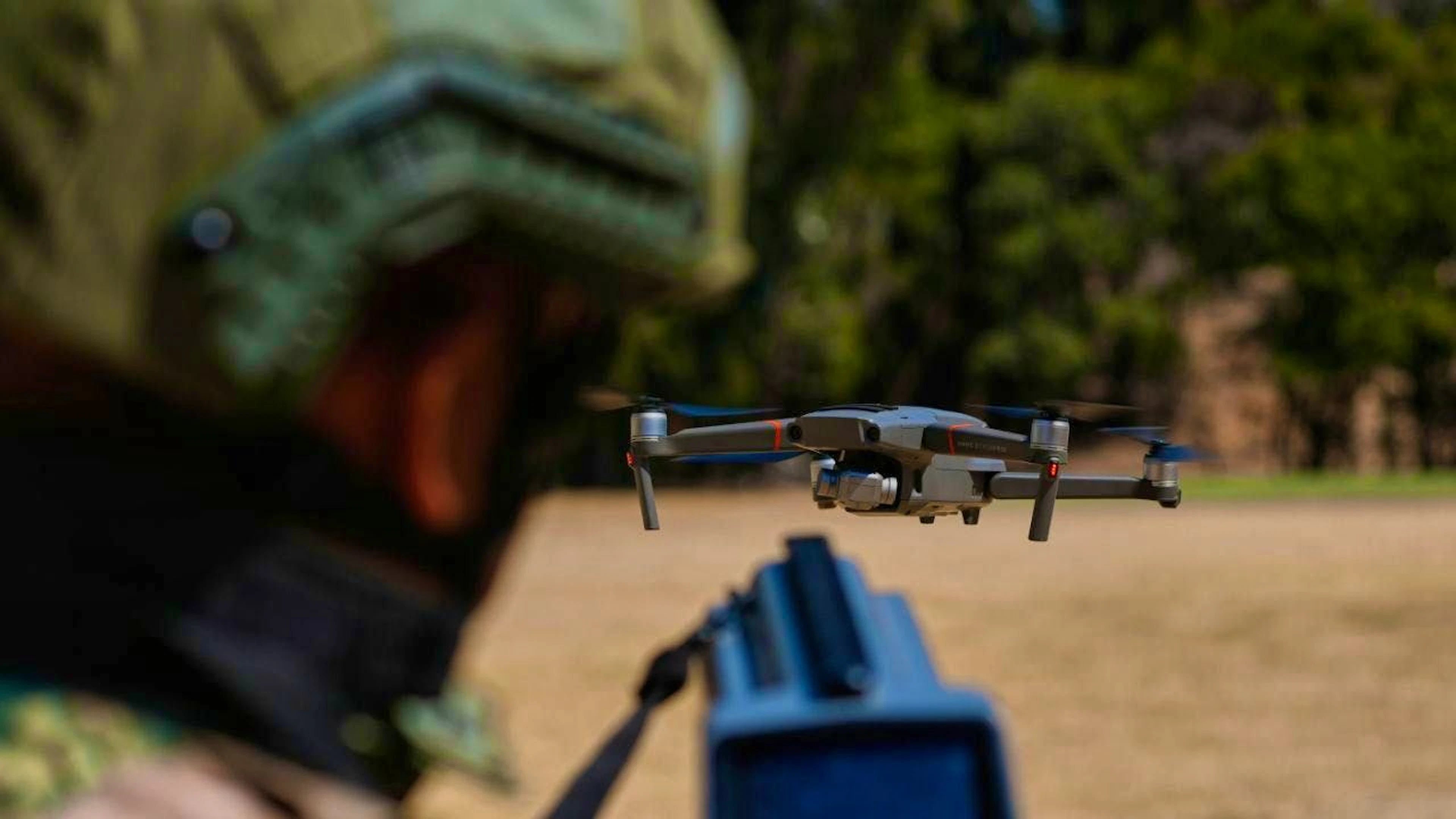 More than 100,000 soldiers, police officers and private security forces as well as drones, military aircraft and explosive detection dogs are to ensure that the World Cup in Mexico runs safely. (archive picture)
