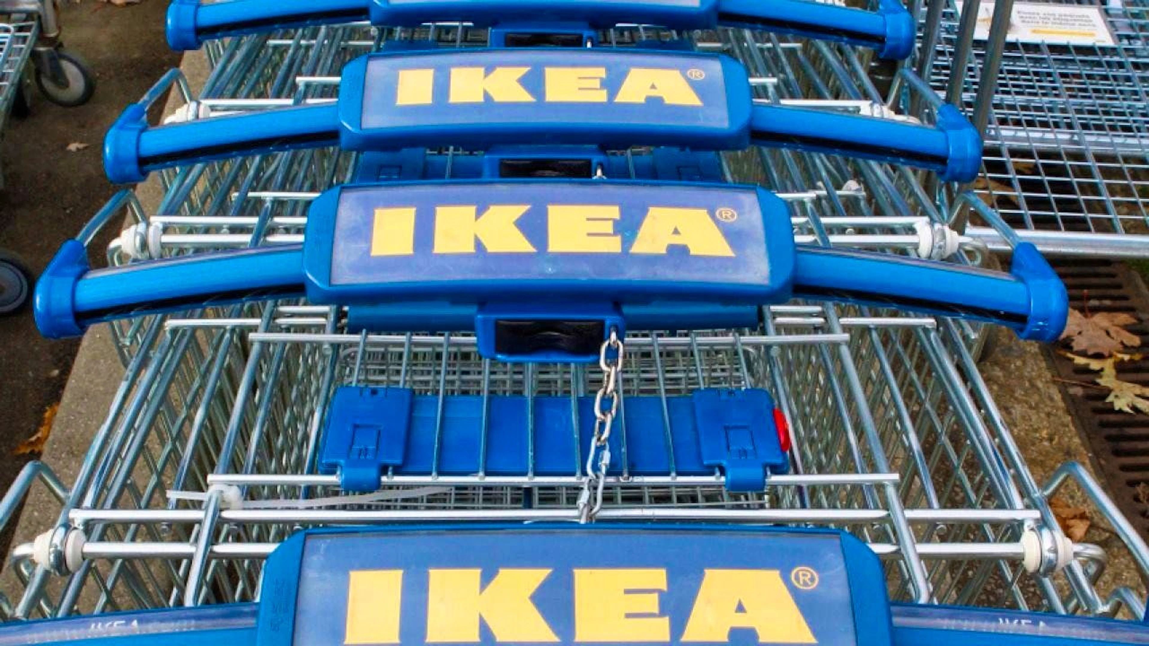 Ikea offre una "ora tranquilla" con meno rumore e stimoli attenuati per un'esperienza di shopping più rilassata.