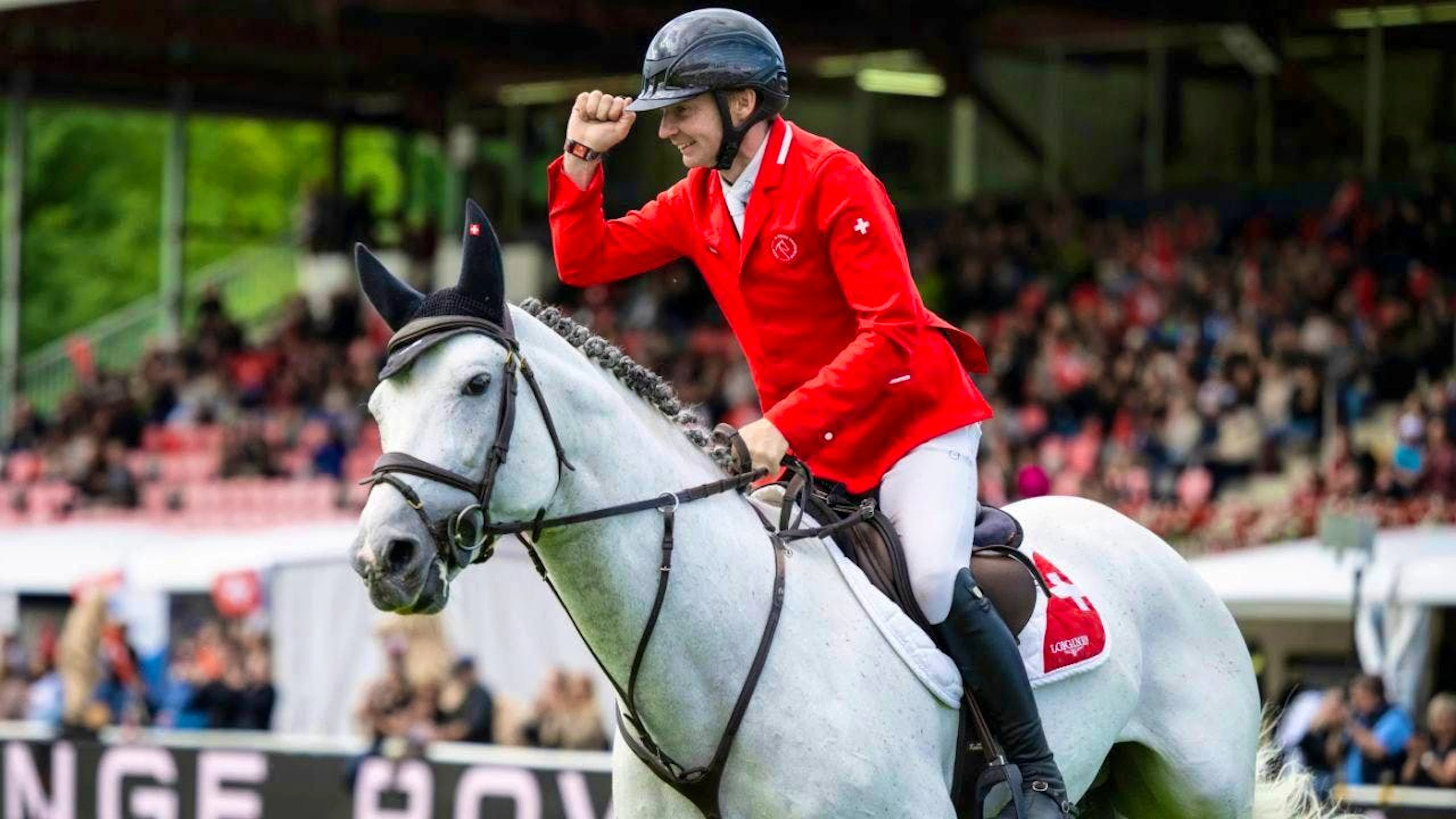 Jason Smith is jubilant: on Picobello he completes two clear rounds and lays the foundation for the Swiss victory in the Nations Cup