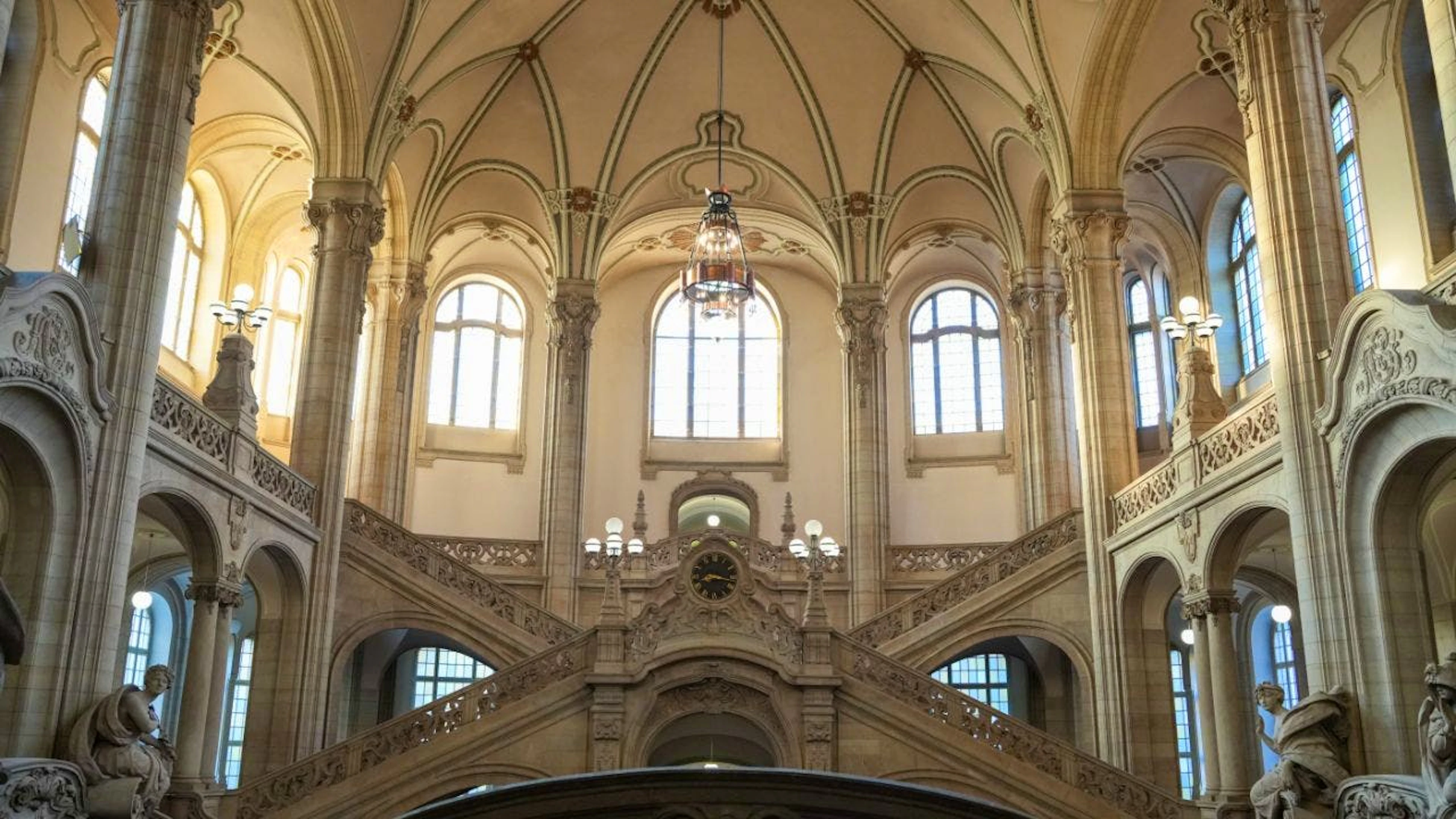ARCHIV – Die Kuppel über der Eingangshalle des Kriminalgerichts in Berlin-Moabit. Foto: Soeren Stache/dpa
