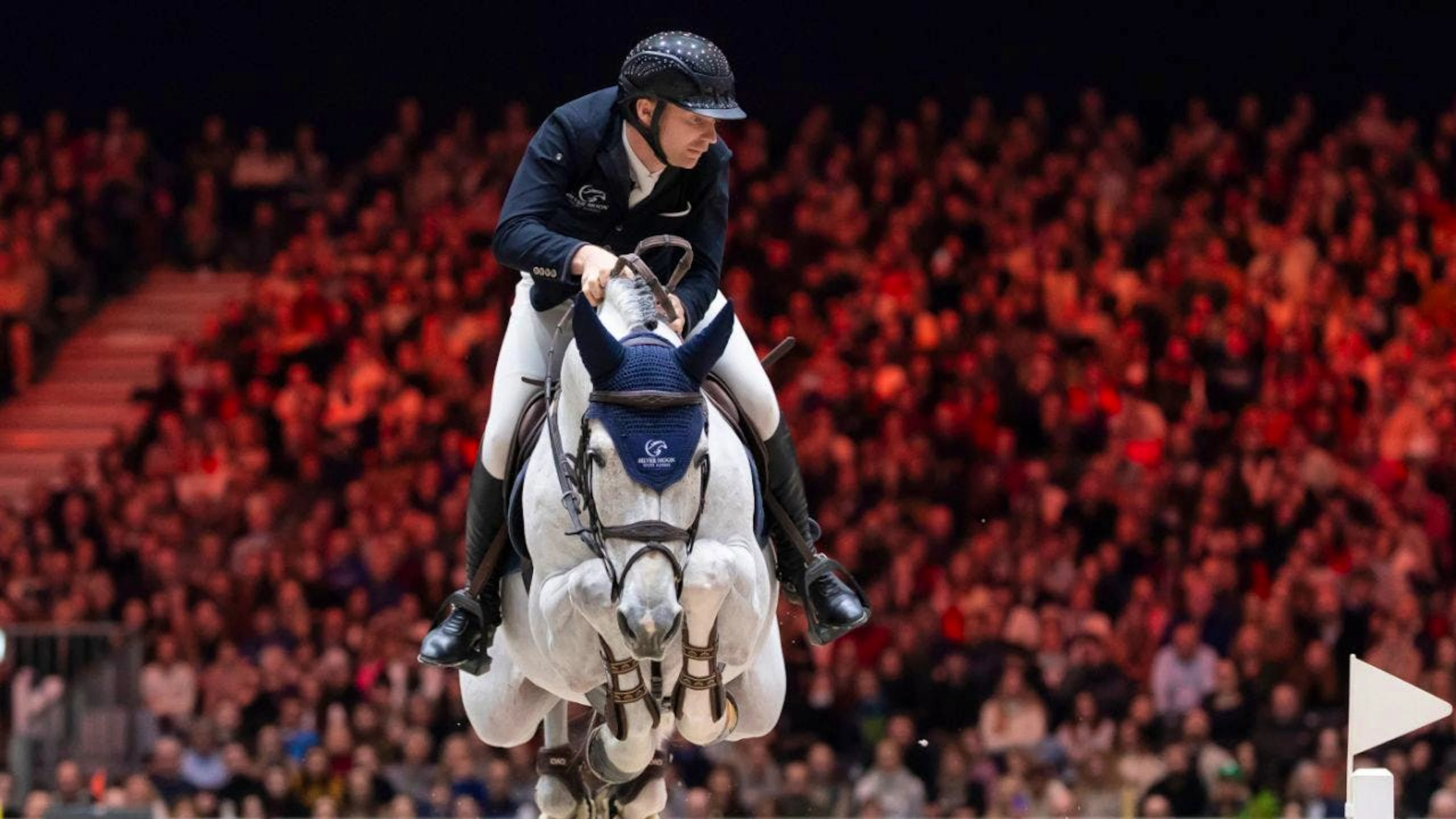 Jason Smith und Picobello in einer Stilstudie. Auch beim CSIO St. Gallen wollen sie hoch hinaus