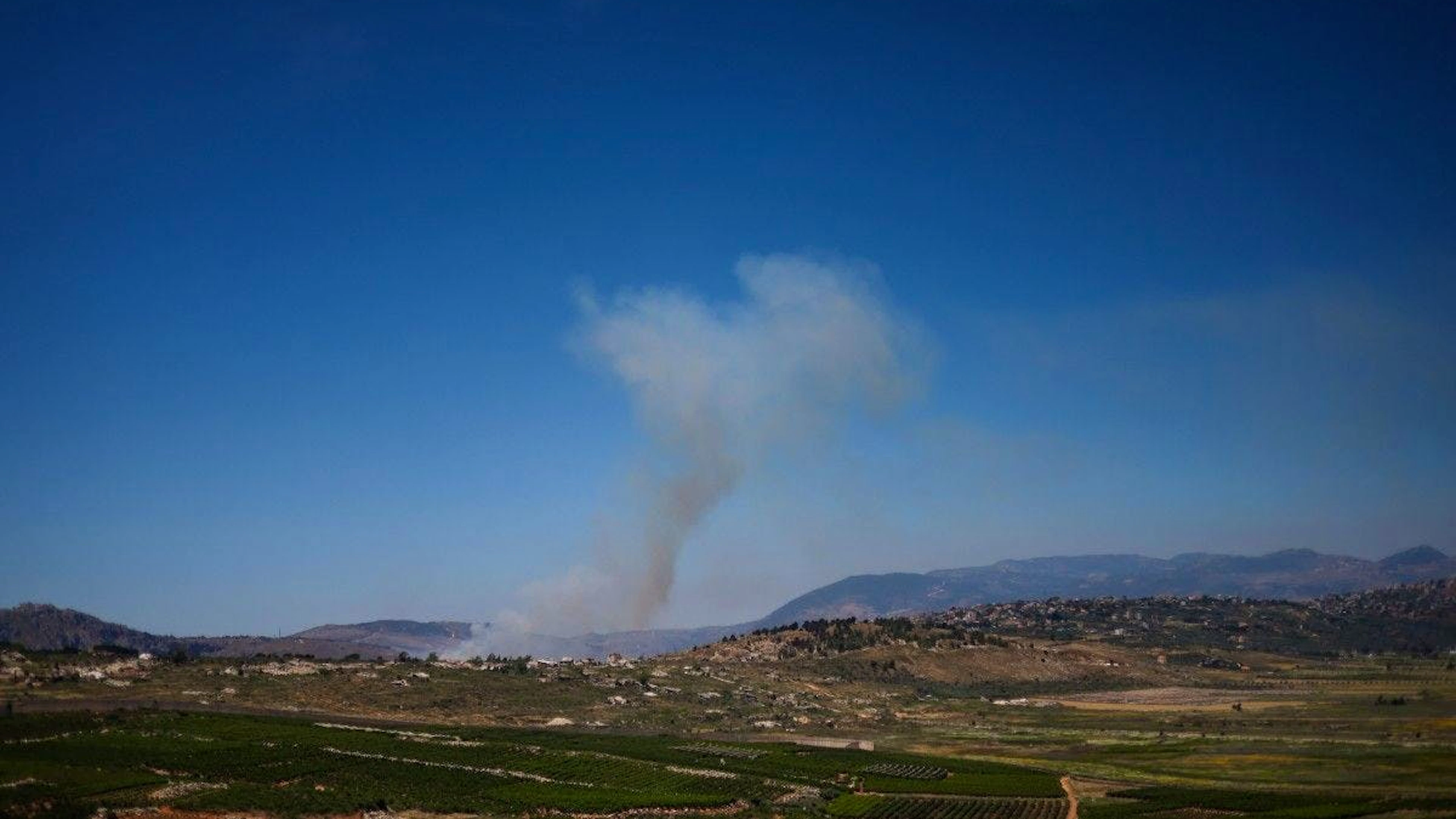 «Plusieurs militaires, dont un officier», ont été tués «dans une attaque israélienne brutale» ayant ciblé un véhicule militaire sur la route entre Khardali et Nabatiyé, a indiqué l'armée dans un communiqué.
