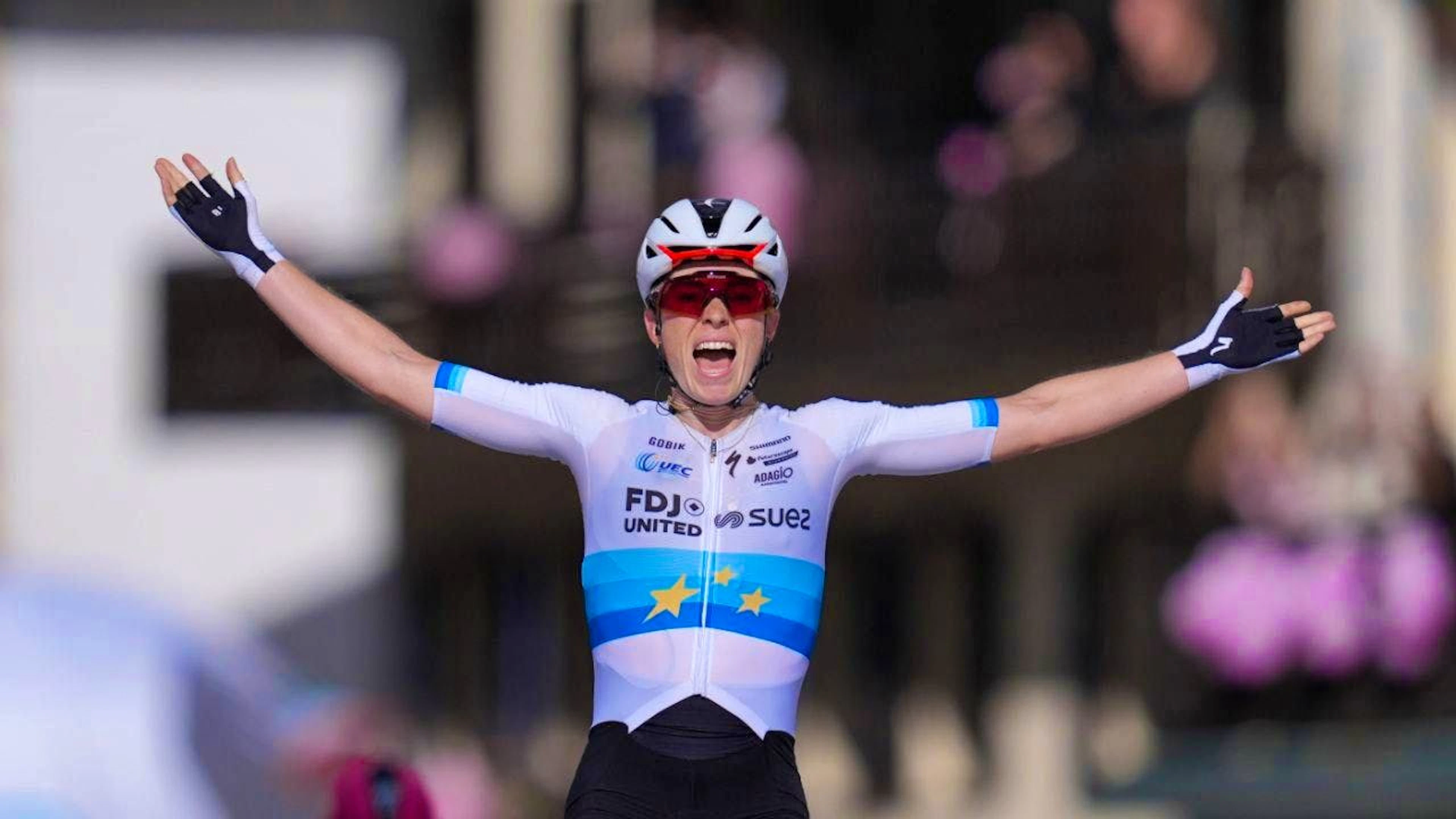Demi Vollering celebrates her second stage win at this year's Giro