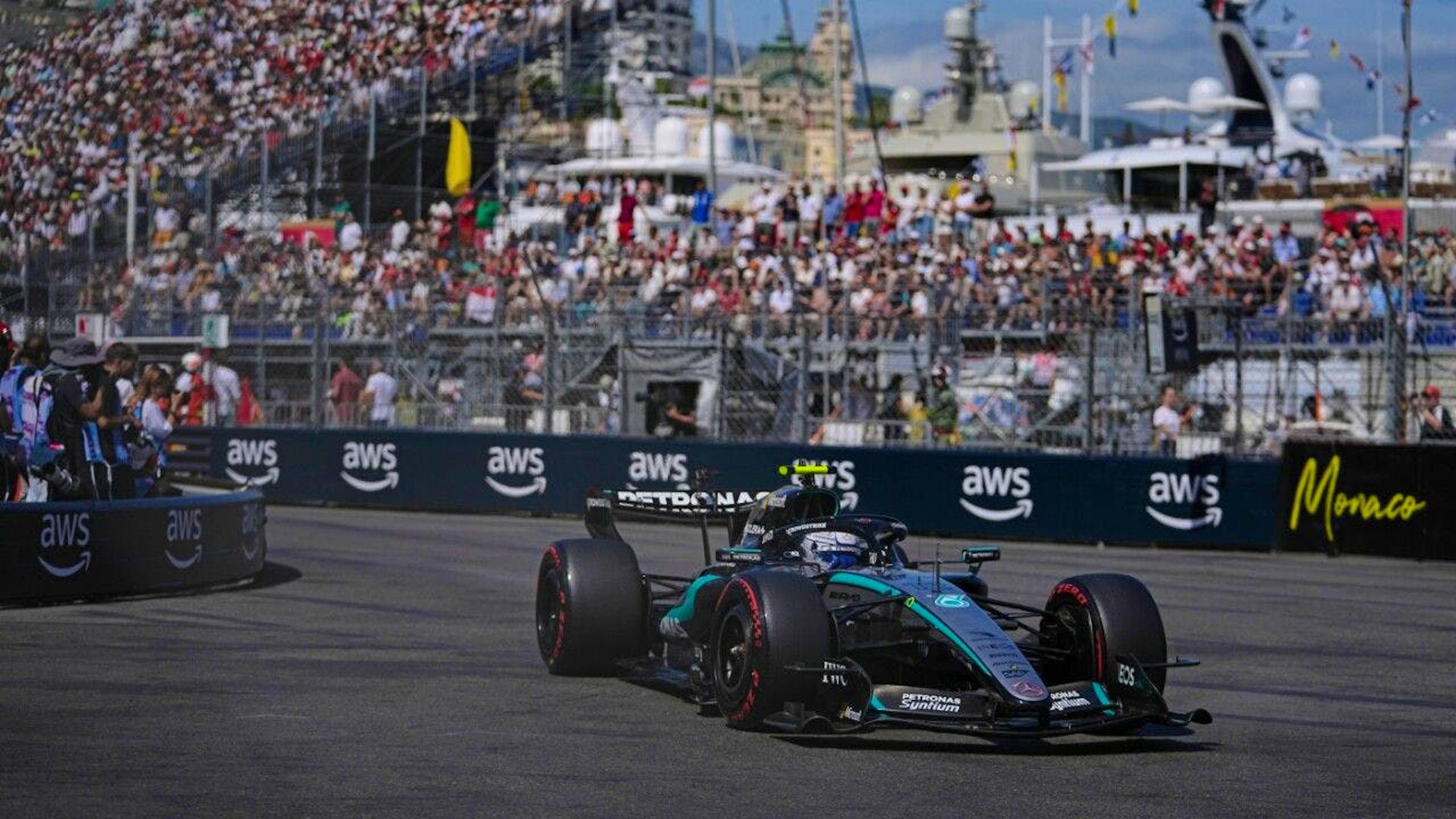 Andrea Kimi Antonelli in der Hafenschikane in Monaco.