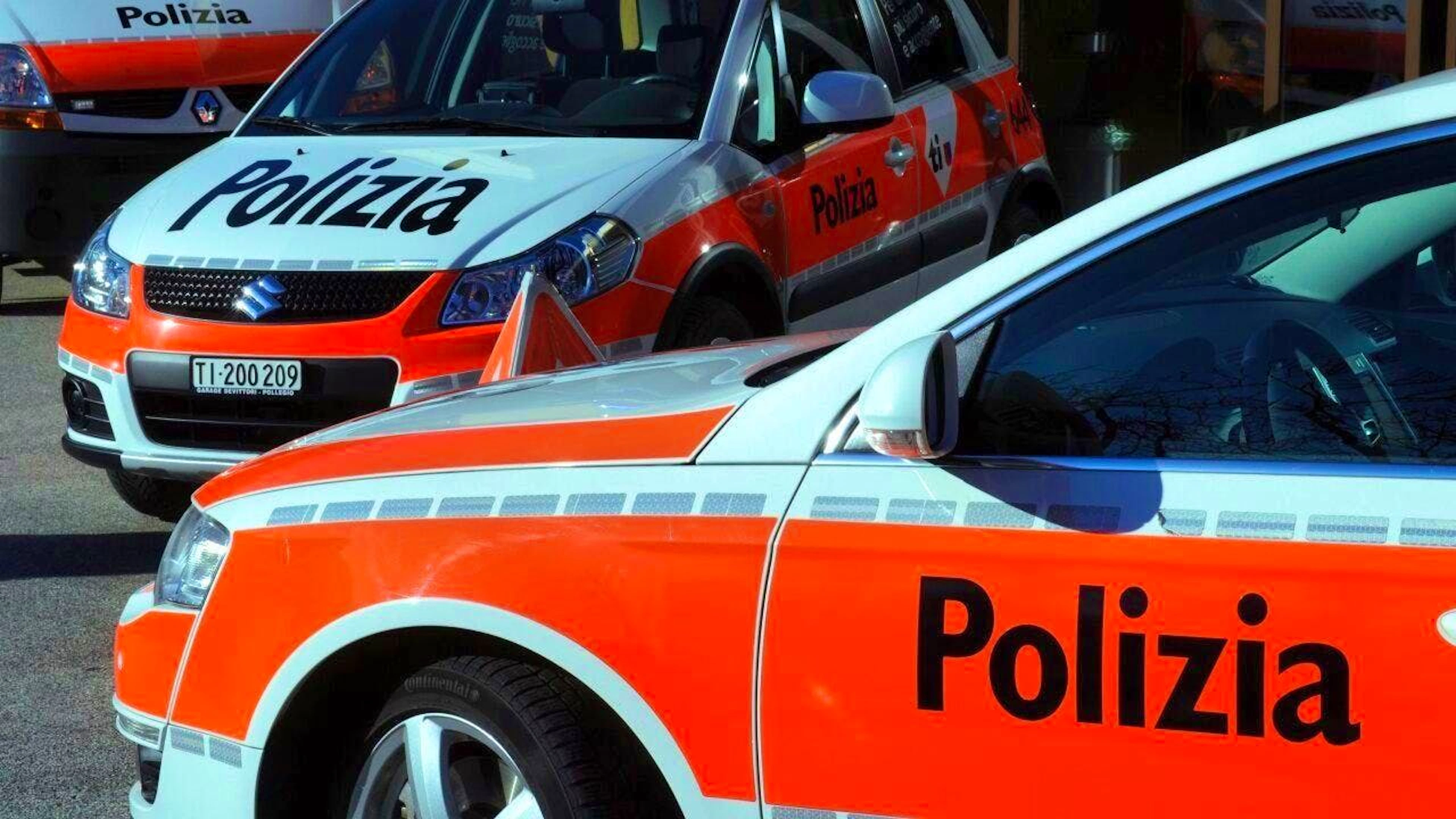 A car driver died in a traffic accident in Canobbio TI on Friday night.