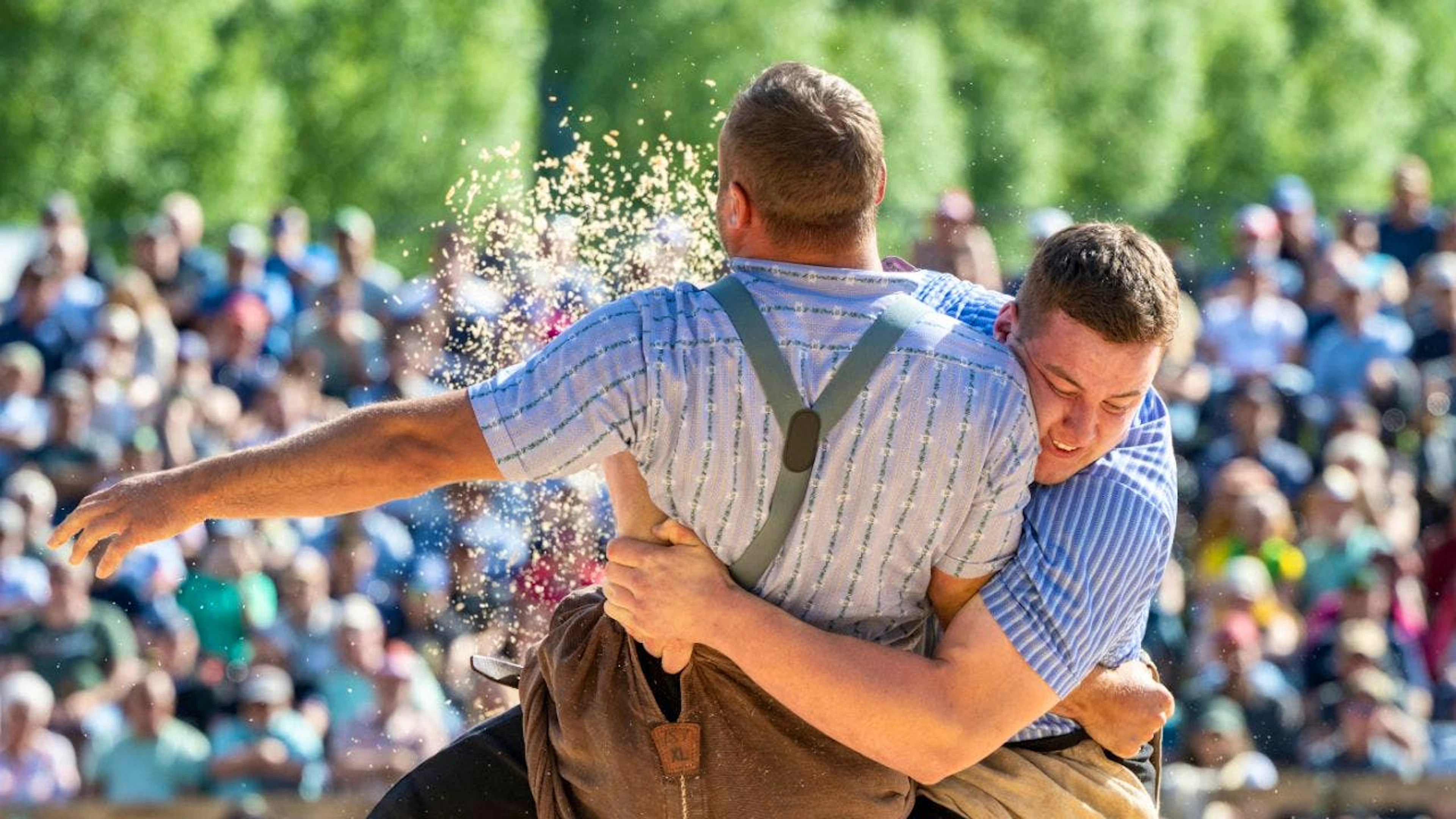 Im Schlussgang bodigte Lukas Bissig (rechts) Michael Zurfluh