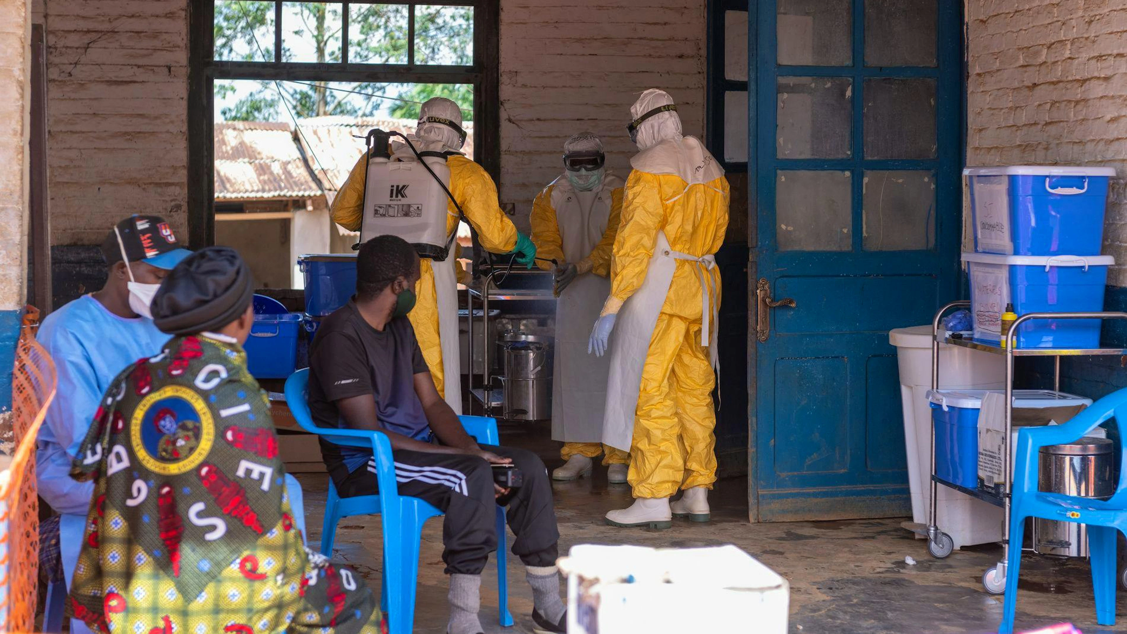 L'OMS s'inquiète de l'ampleur que pourrait prendre l'épidémie de fièvre hémorragique.