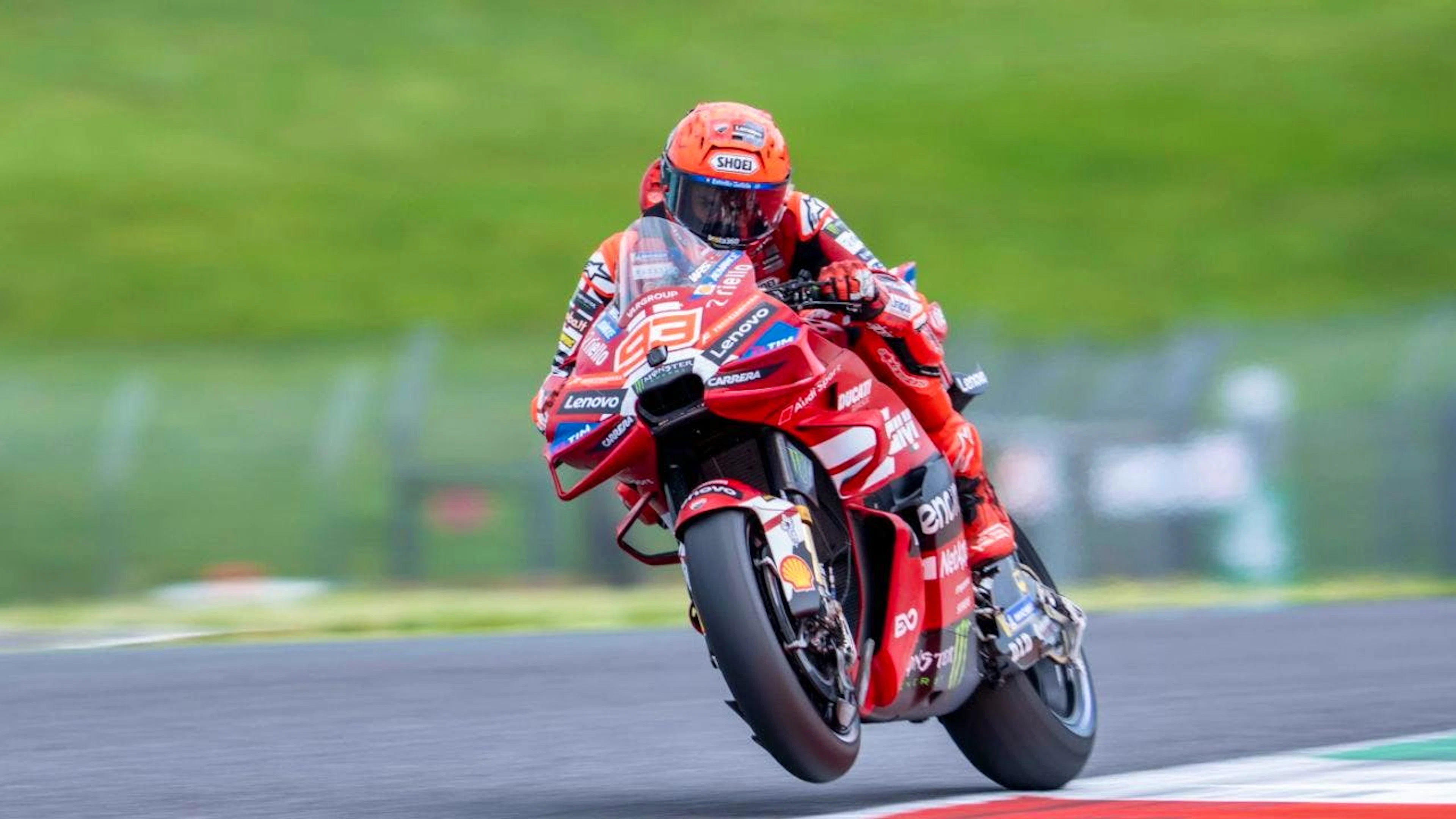 Auch mit lädiertem Arm nicht zu stoppen: Marc Marquez gewinnt den Sprint in der MotoGP