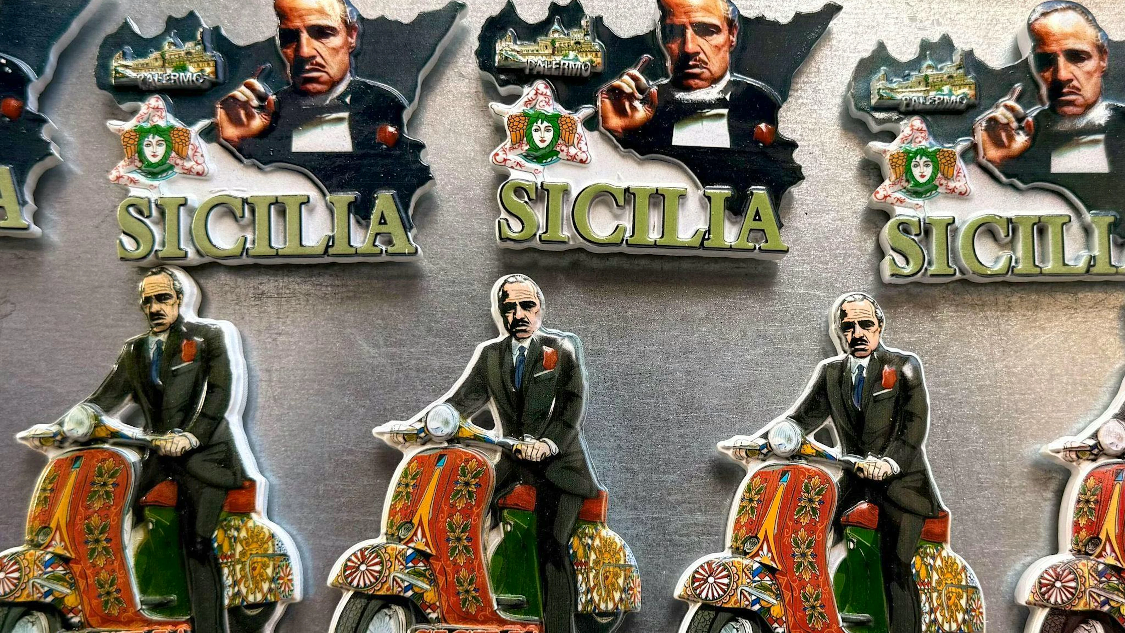 Mafia-Souvenirs sind in Palermo überall zu kaufen. (Archivbild)