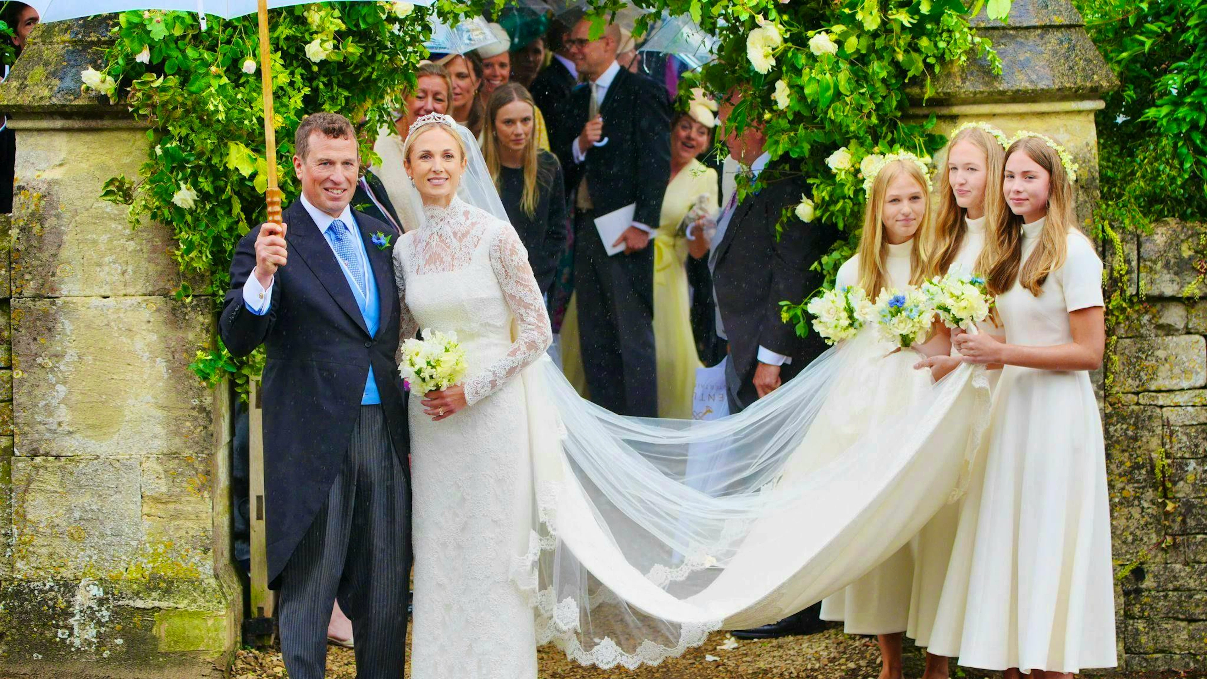 Phillips et Sperling se sont mariés dans un pittoresque village anglais. 