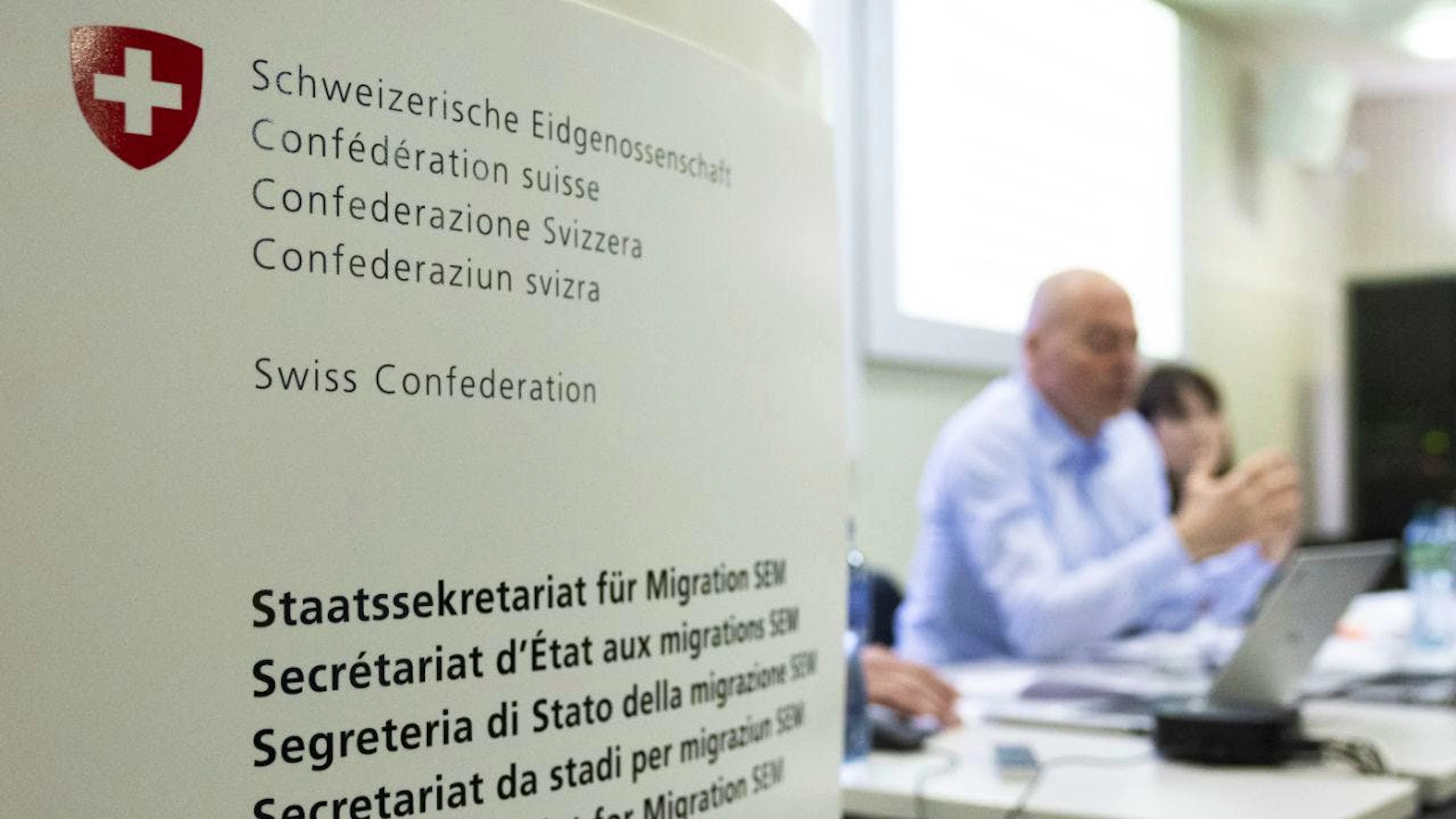 Au début de l'année, le SEM a annoncé la suppression de 83 postes. On vient d'apprendre que 108 postes à temps plein supplémentaires seront supprimés début 2027. (Photo d'archive)