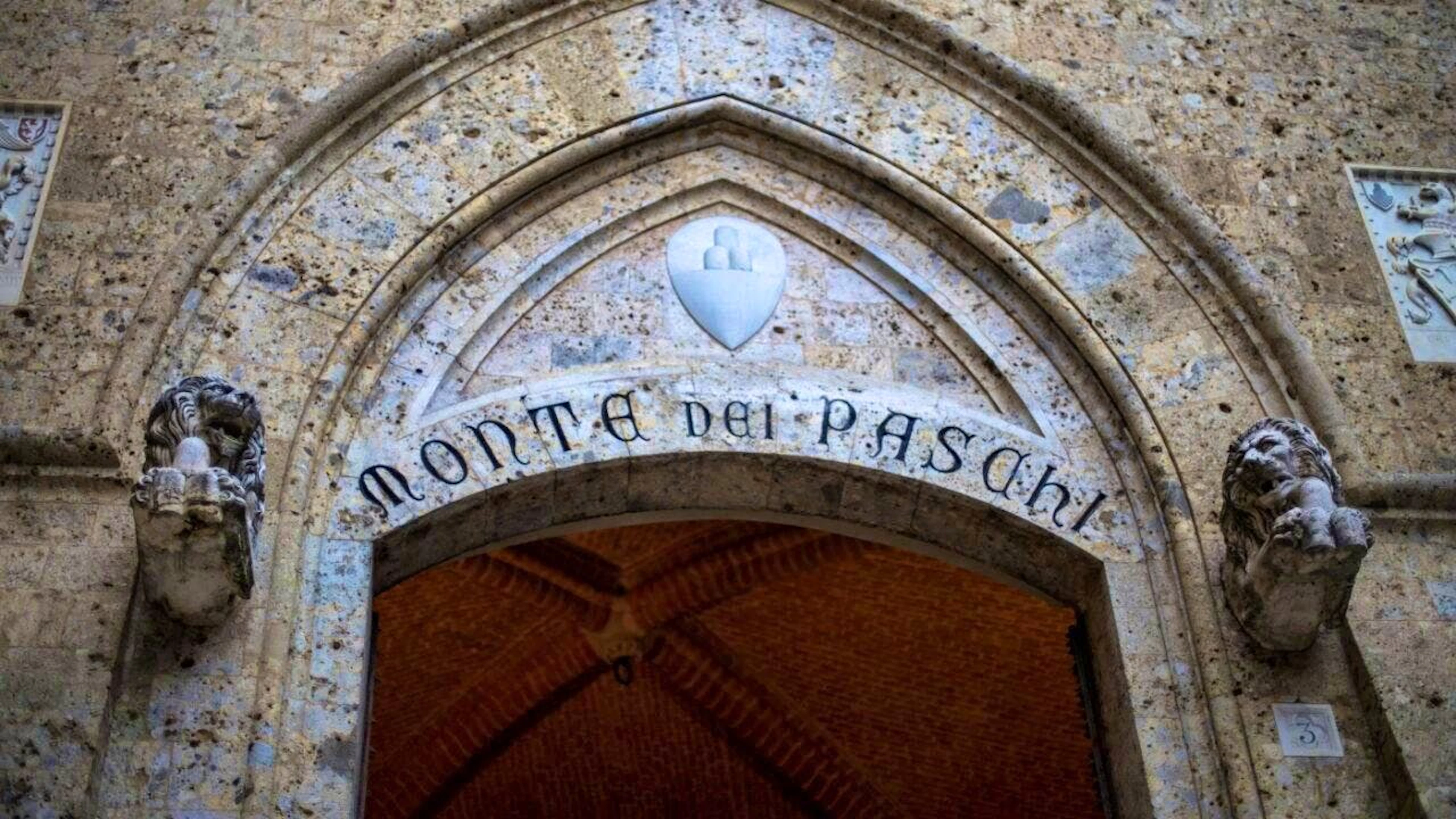 Italy's largest bank wants to take over Monte dei Paschi di Siena, considered the oldest existing bank in the world. (archive picture)