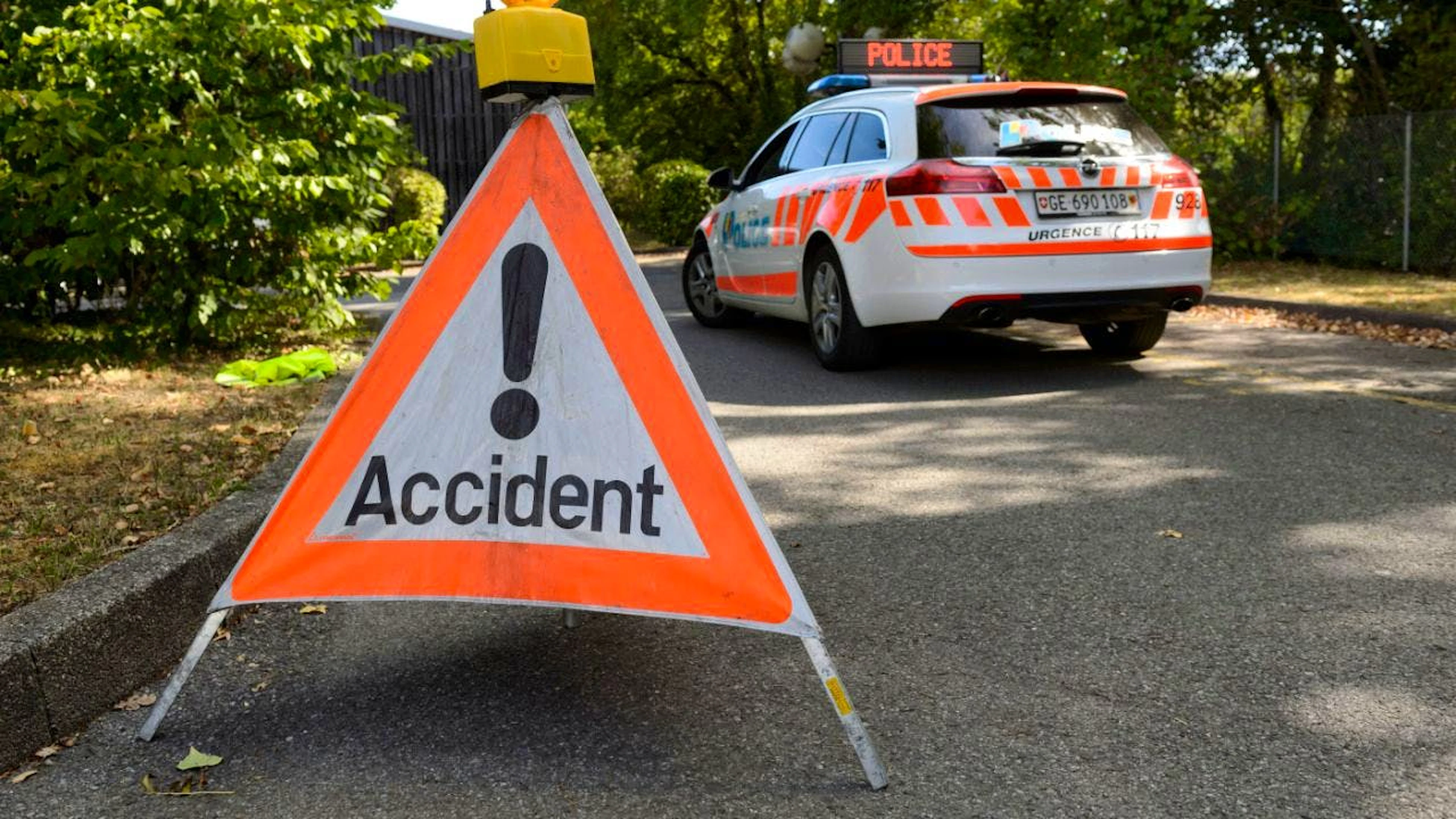 La motocycliste accidentée a été percutée par une automobiliste qui cilrculait en direction de Collonge-Bellerive (GE).