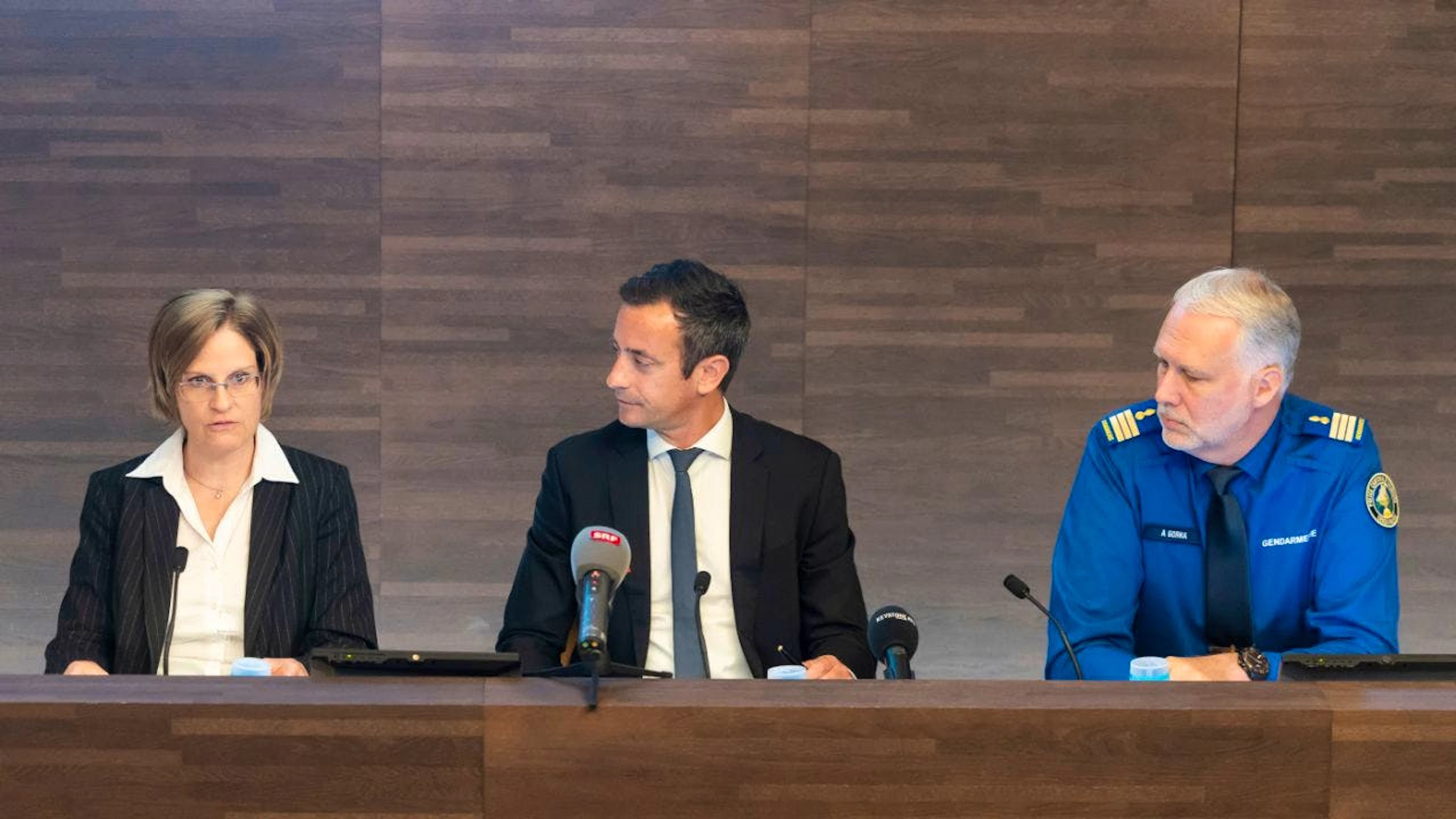 Sylvie Bula, commandante de la police cantonale, Vassilis Venizelos, conseiller d'Etat, et Alain Gorka, commandant de la gendarmerie, ont fait le point lundi sur le dispositif sécuritaire vaudois avant le G7.