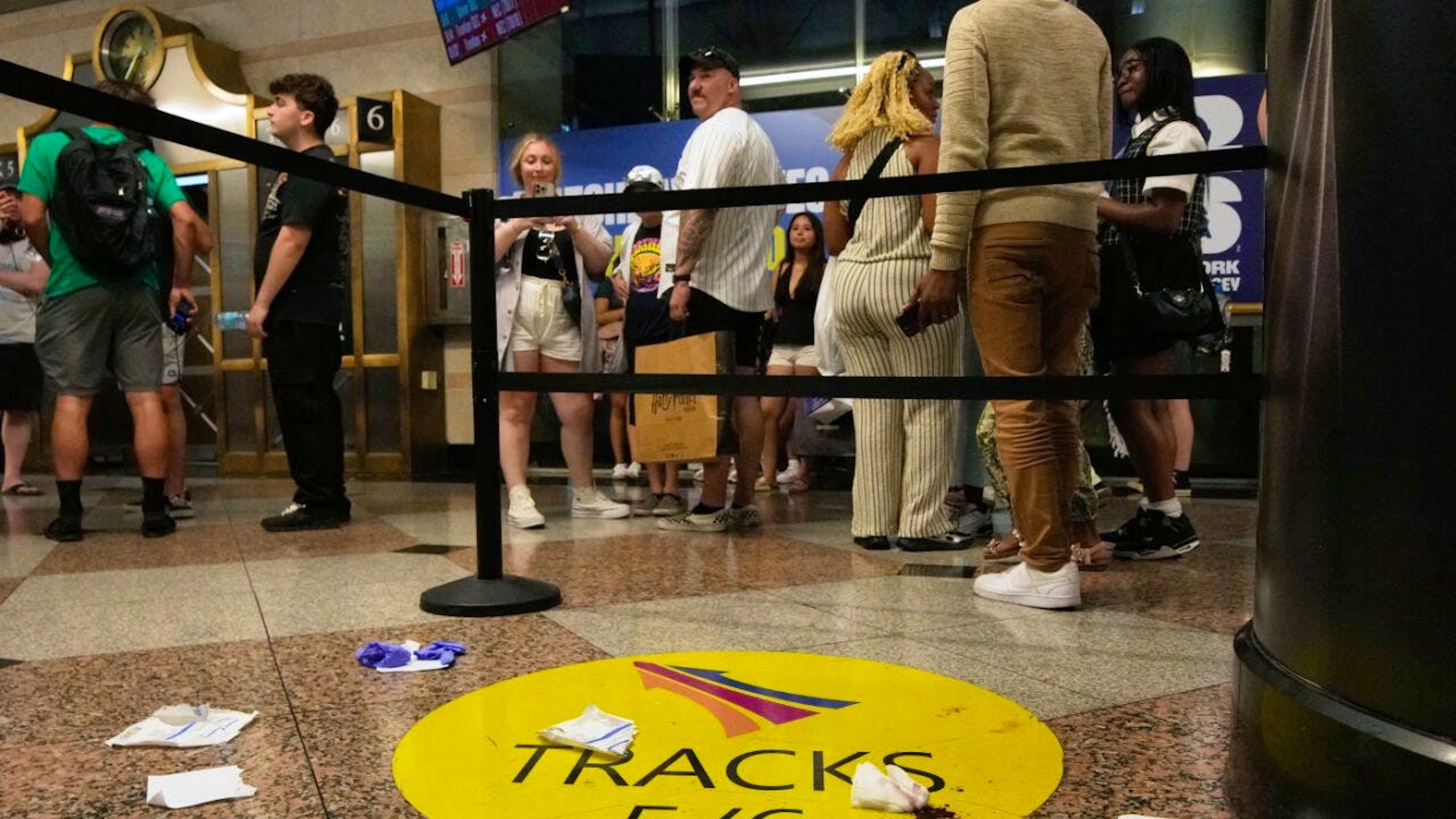 Un périmètre d'exclusion a été délimité après l'agression au couteau perpétrée à la gare de Penn Station.