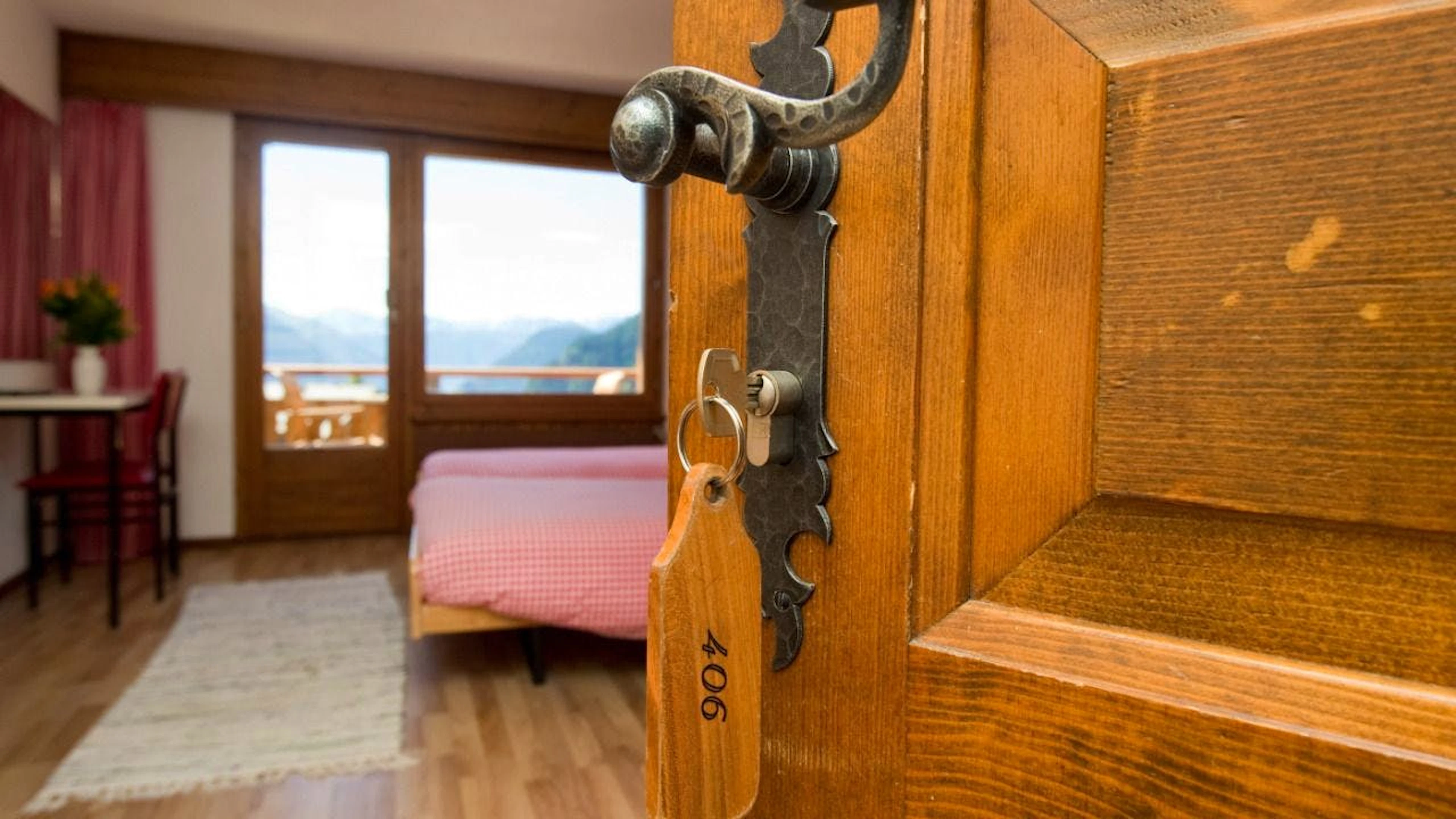Die Schweizer Hotellerie blickt auf eine Rekord-Wintersaison zurück. Vor allem die starke Nachfrage von Inlandgästen sorgte für neue Höchstwerte bei den Logiernächten. (Symbolbild)