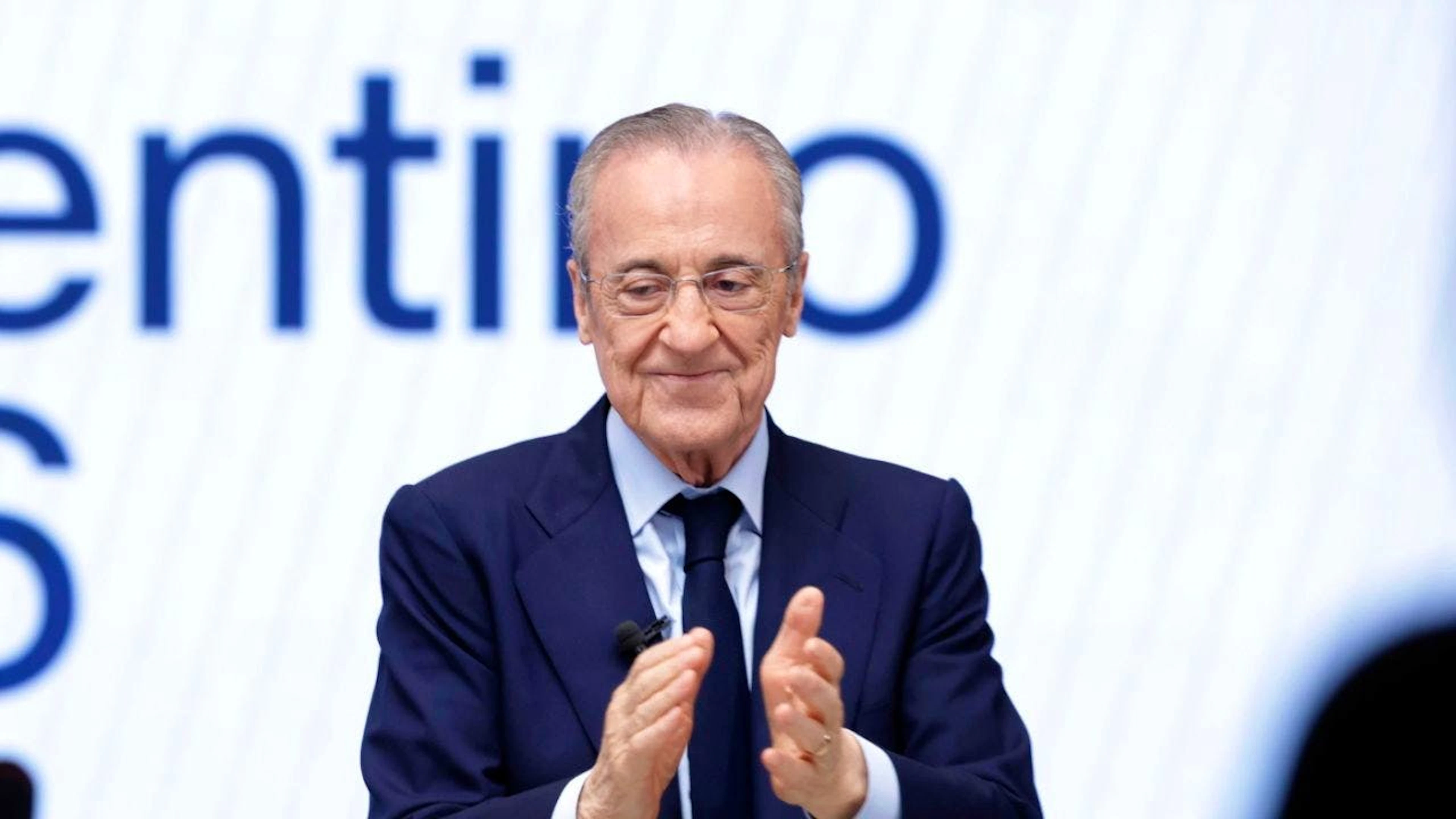 Florentino Perez ist auch die nächsten vier Jahre der Präsident von Real Madrid.