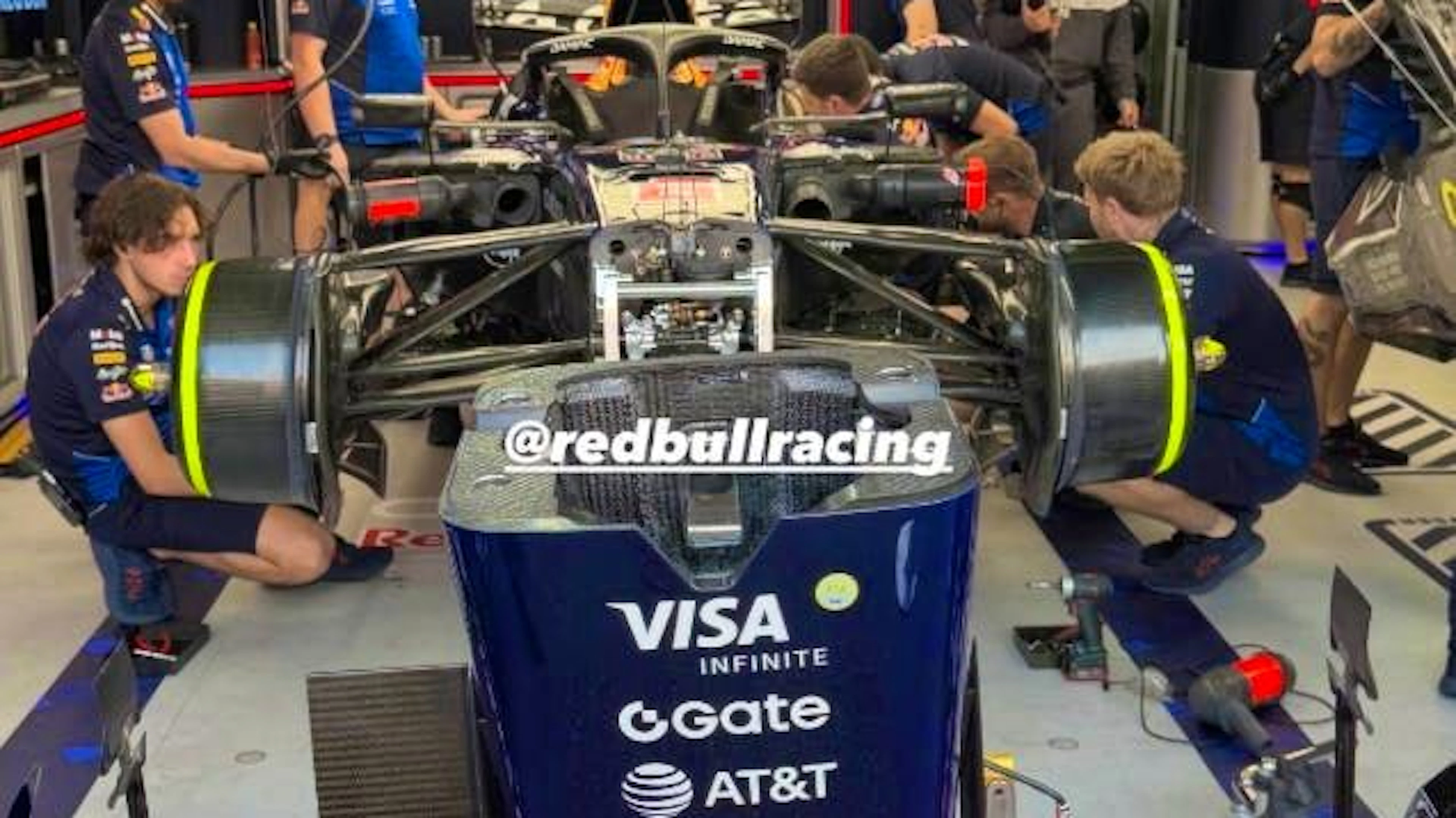 Braathen visited the Redbull racing team and immortalized the moment on social media.