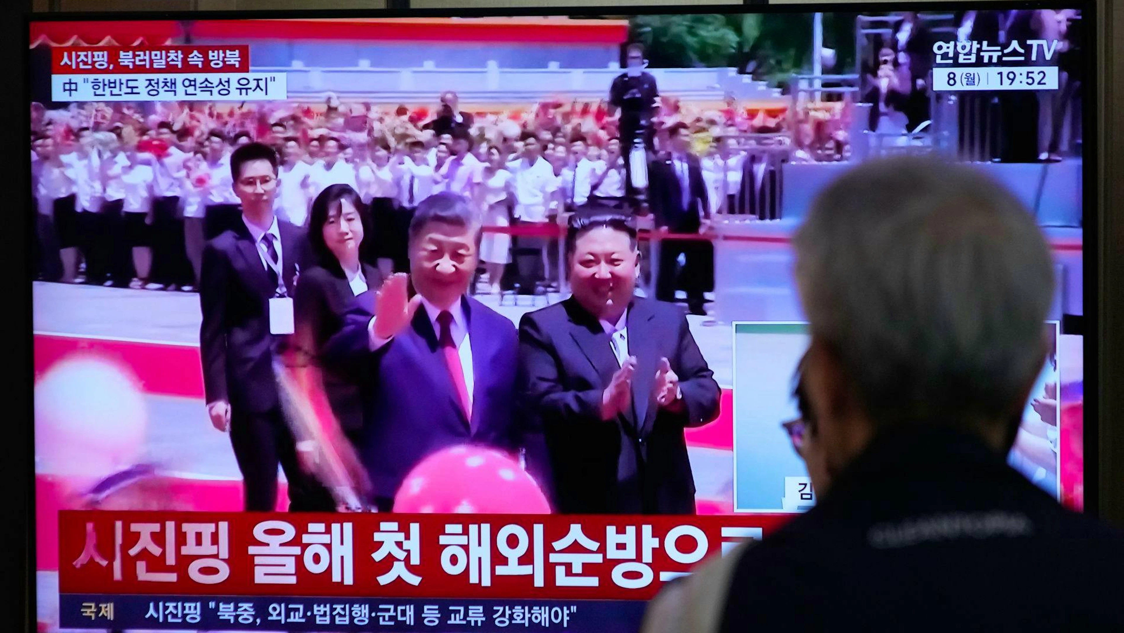 Il presidente cinese Xi Jinping vuole ricucire il rapporto con il leader nordcoreano Kim Jong Un.