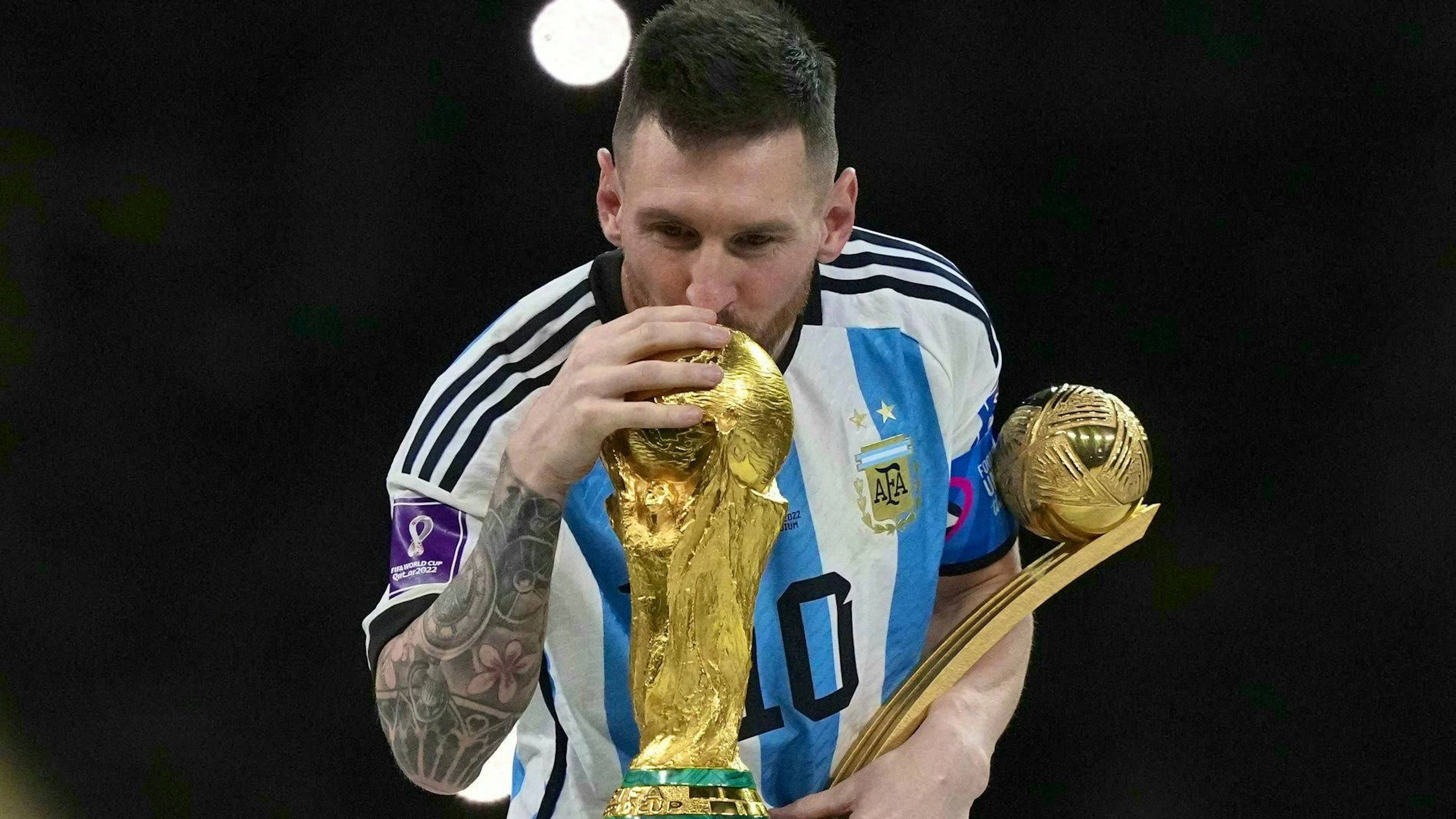 Will Lionel Messi kiss the World Cup trophy in 2026 as well as in 2022?