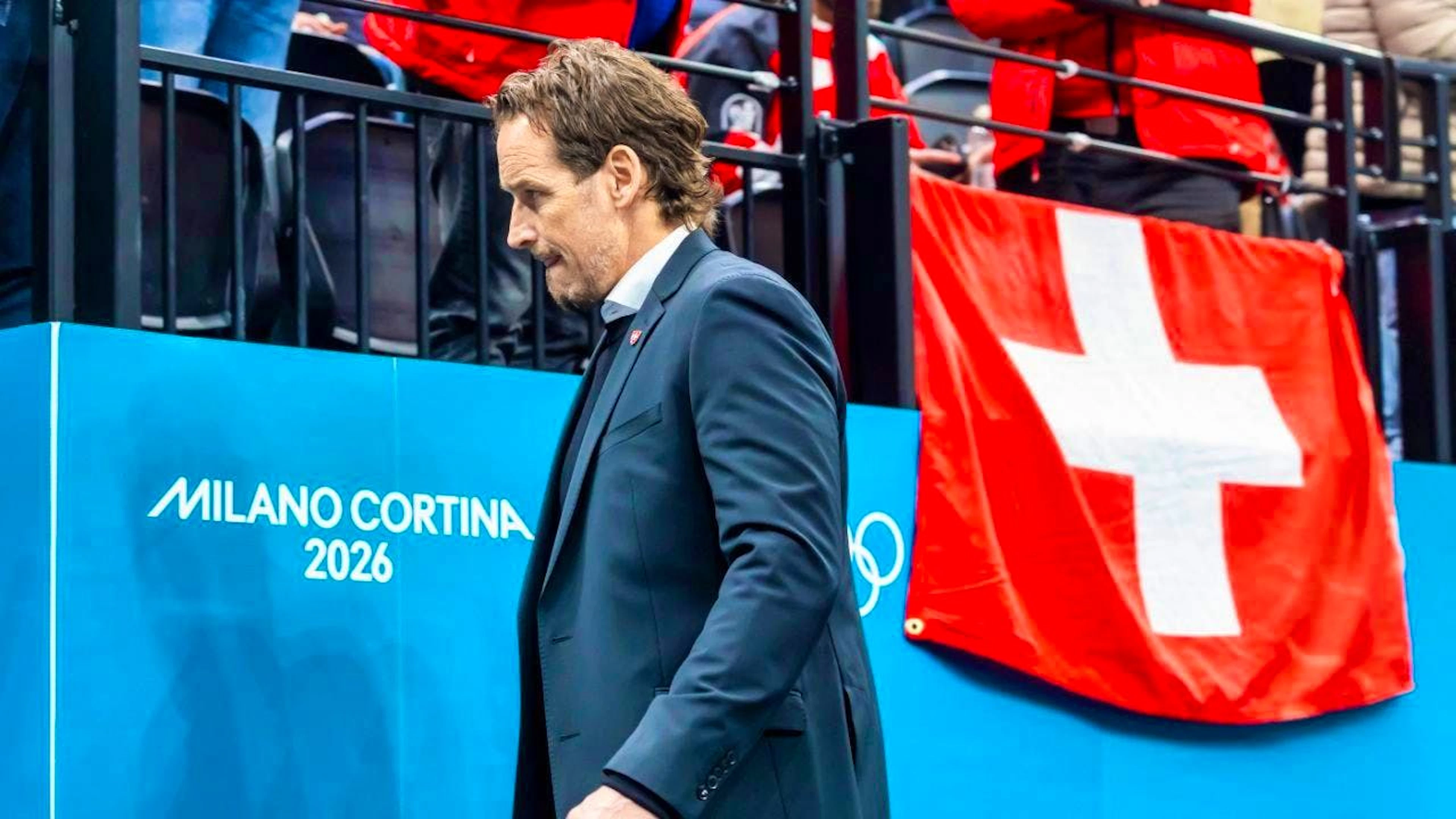 Instead of a World Cup gold medal, Patrick Fischer's departure as Swiss national team coach came with a loud bang. Now the 50-year-old has spoken out about the incident with the fake Covid certificate