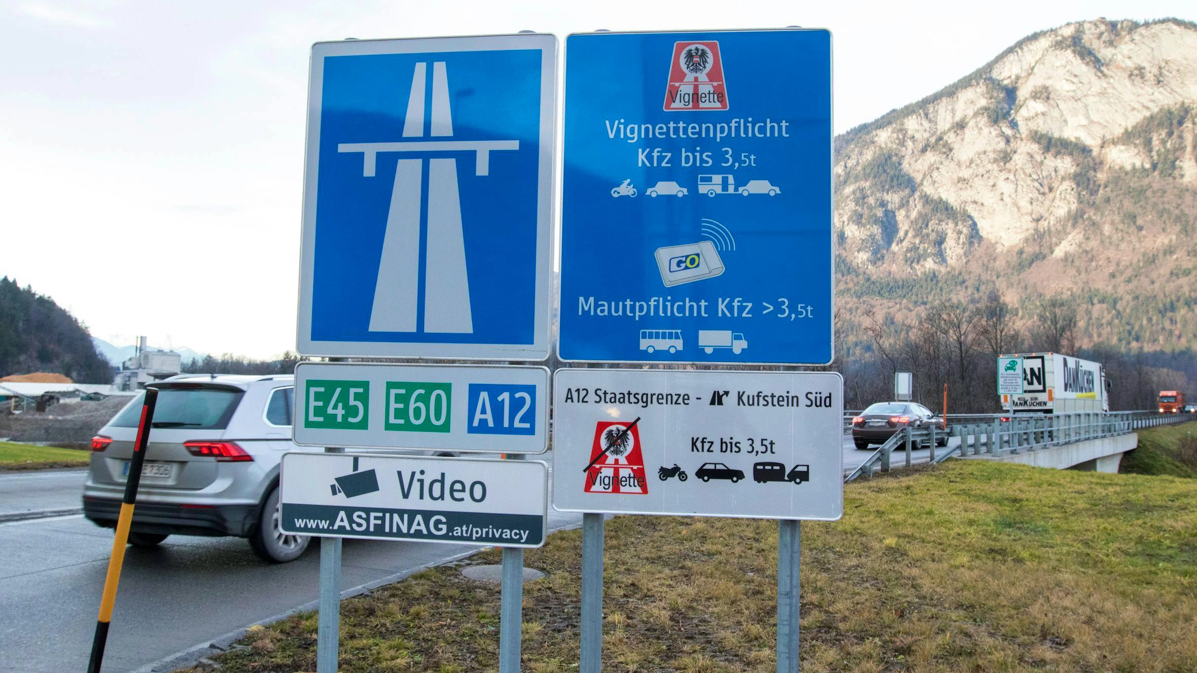 In Österreich braucht man eine Vignette, wenn man auf der Autobahn unterwegs sein will. Dies wurde einem Schweizer zum Verhängnis.