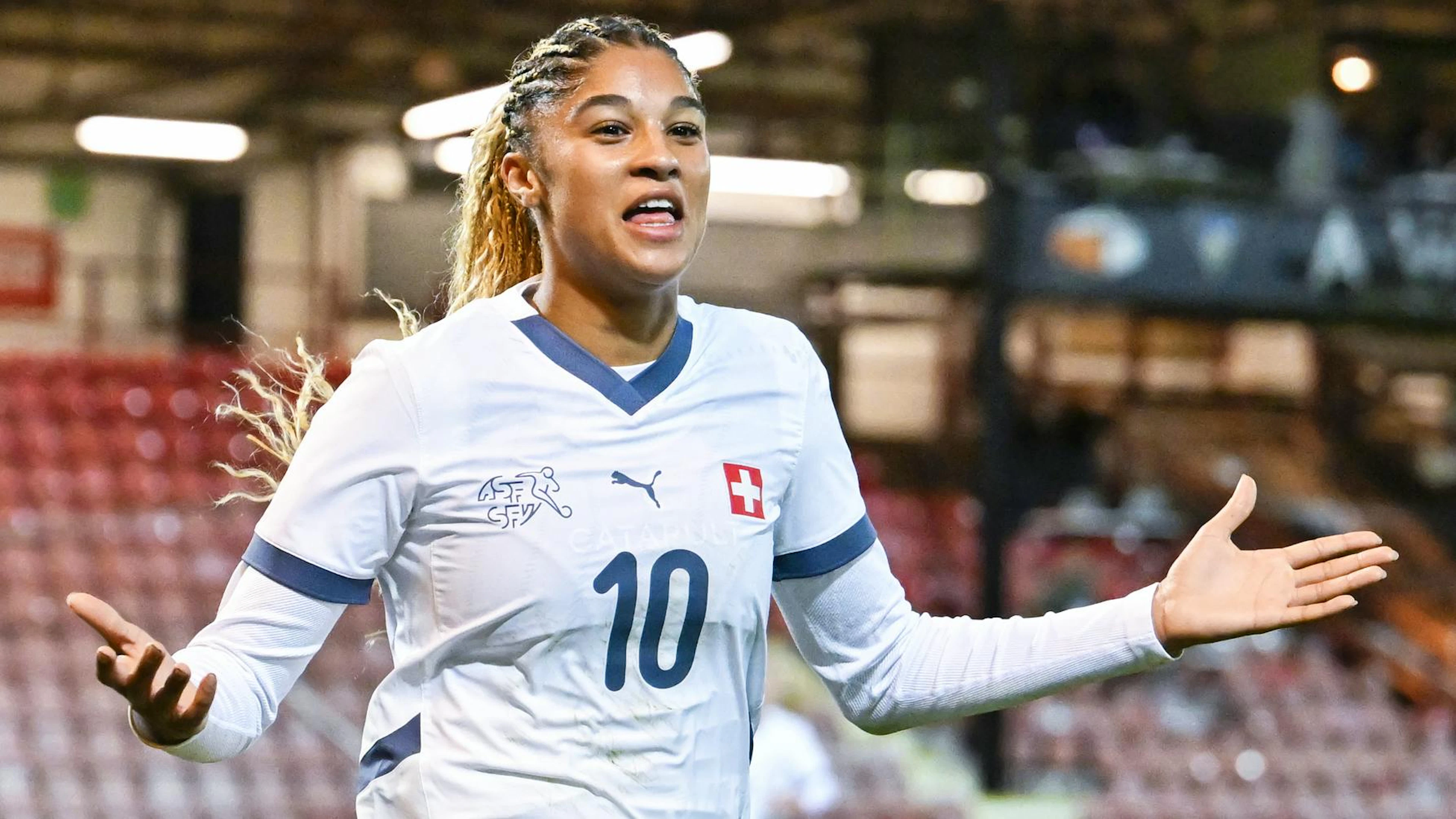 Sydney Schertenleib et la Suisse affrontent l'Irlande du Nord mardi pour conclure la 1re phase des qualifications du Mondial.