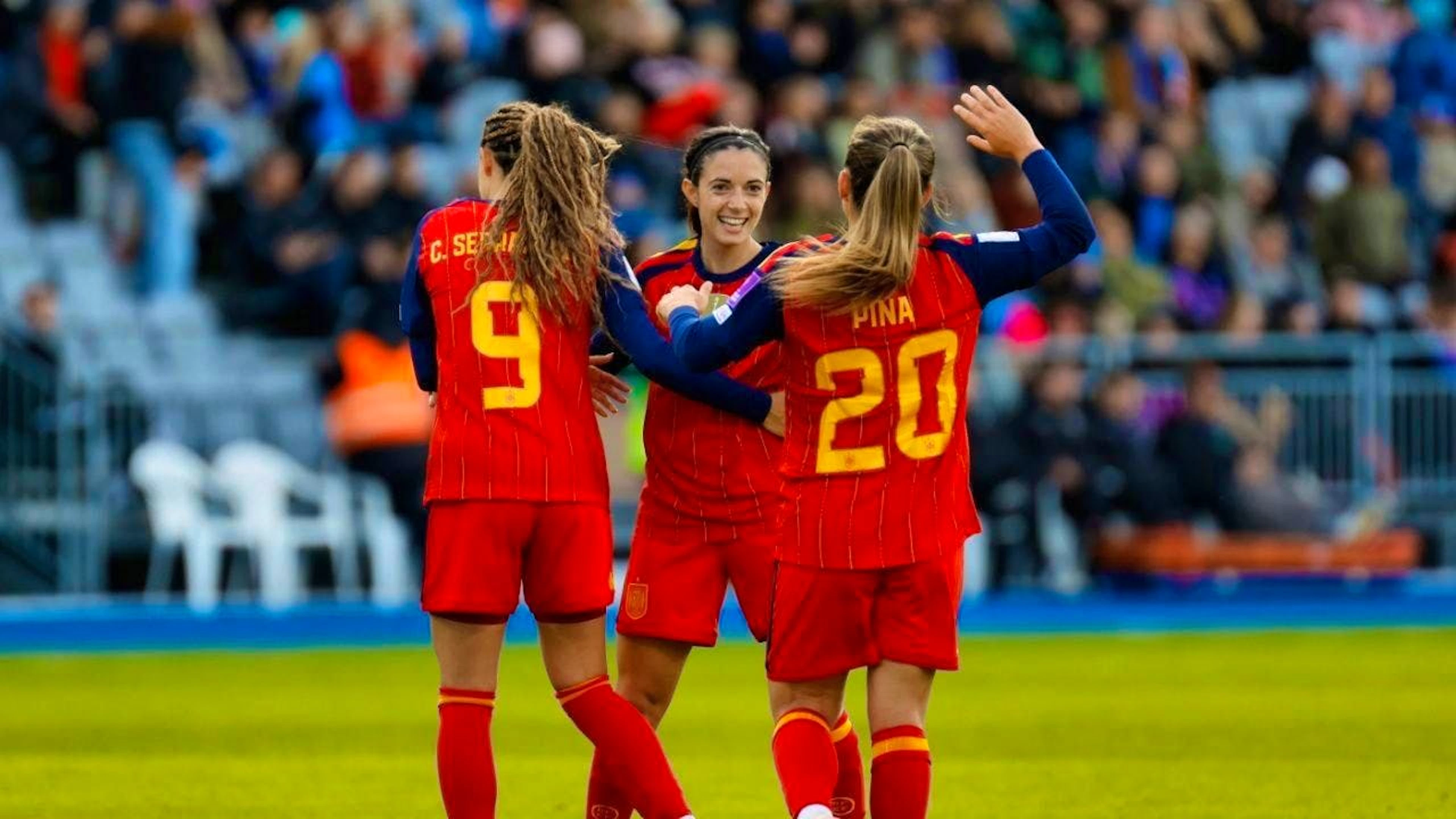 Spain's women's footballers secure their World Cup ticket with a 6:1 win in Iceland