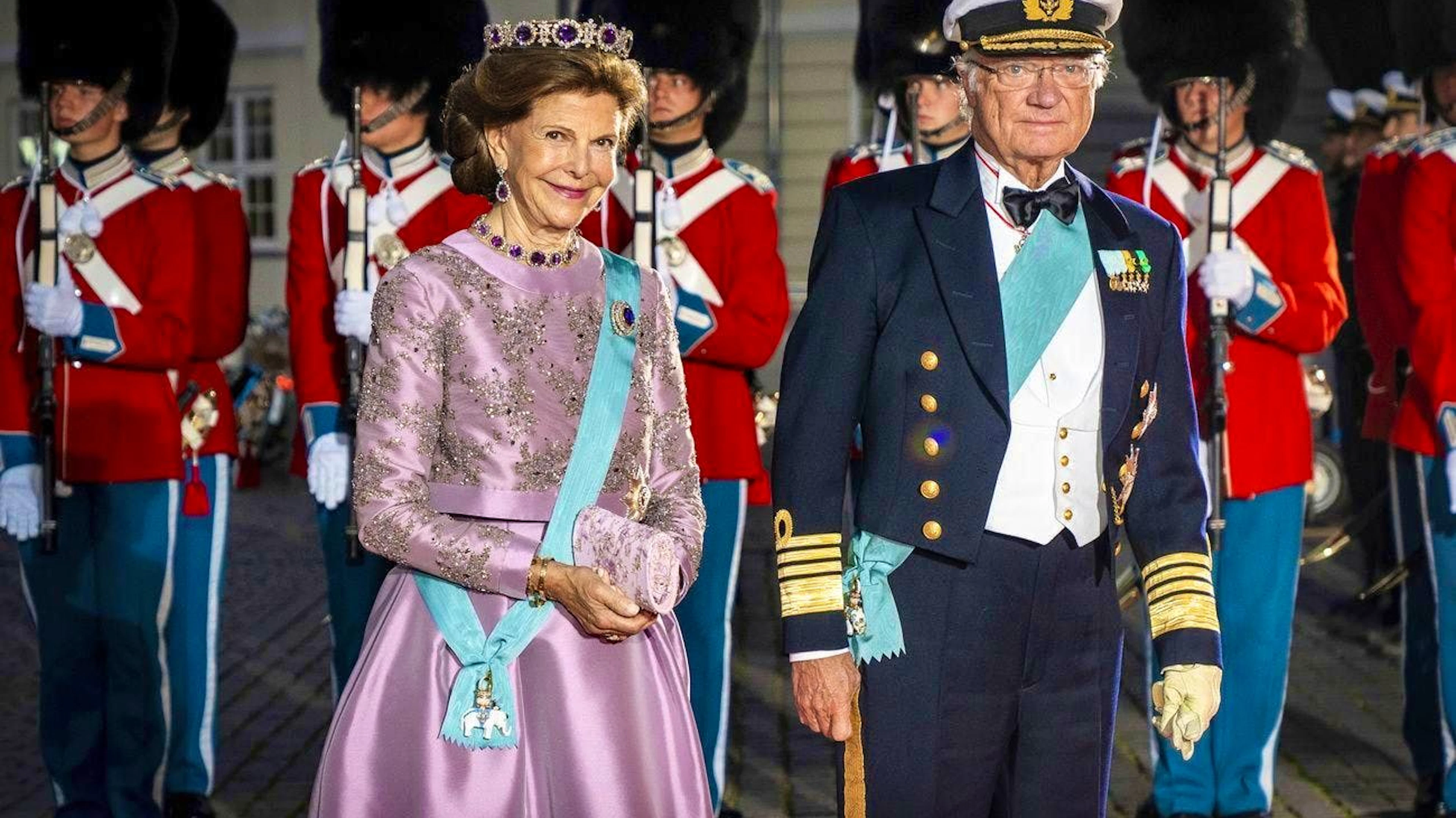 Sweden’s King Carl XVI Gustaf and Queen Silvia arrive at the Royal Theater. The gala event took place in September 2022 to mark the 50th anniversary of the accession to the throne of the then-Danish Queen Margrethe II. (File photo)