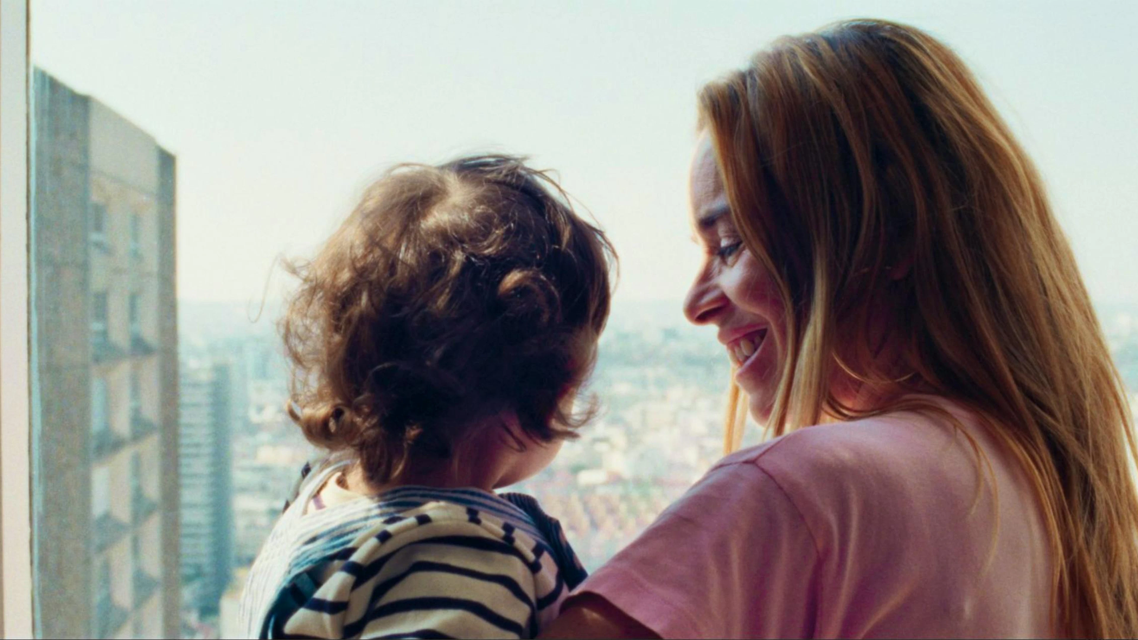 Elodie Bouchez incarne Alice, la maman dévouée d'Ulysse.