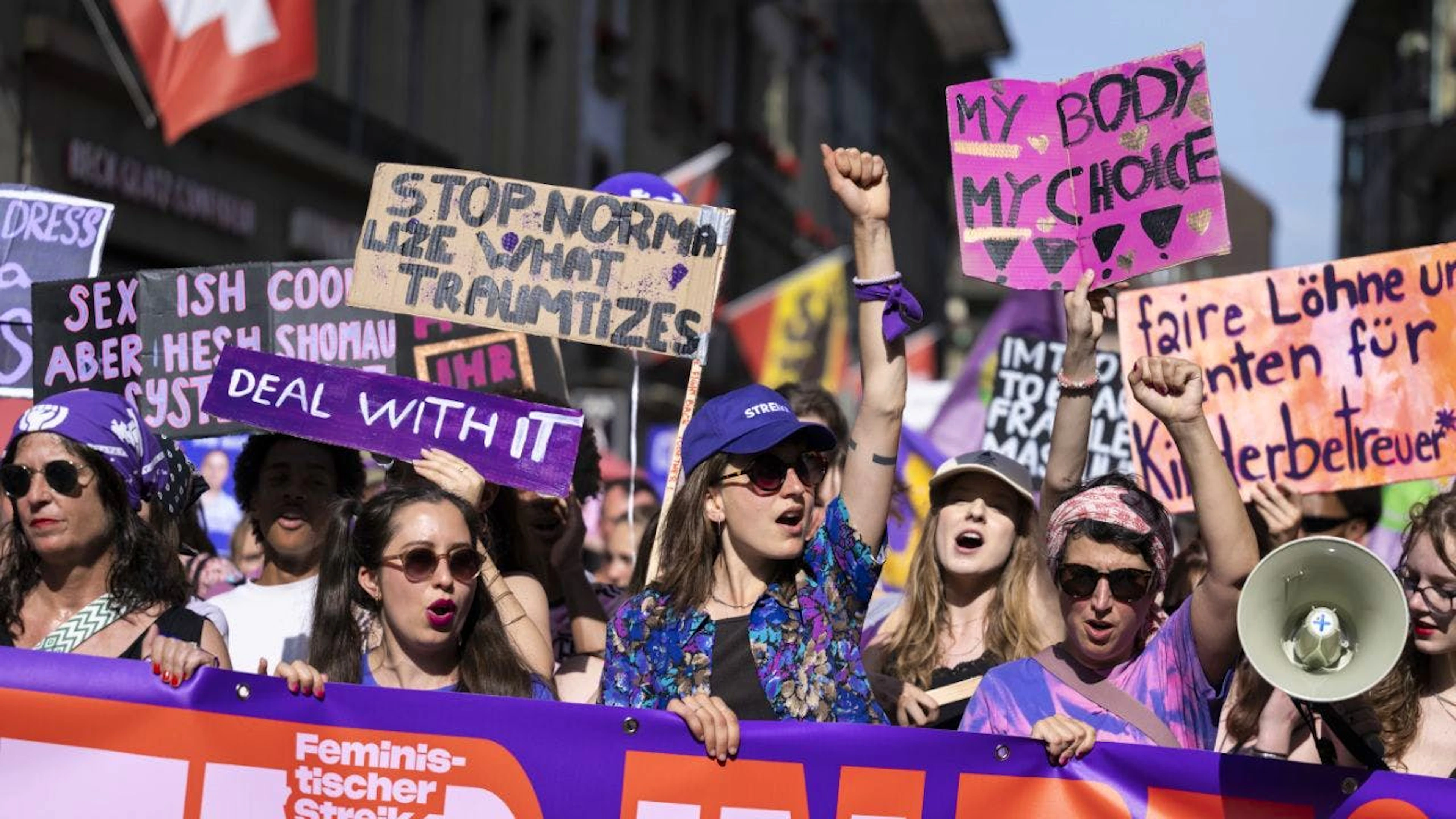 Le donne tornano in piazza.