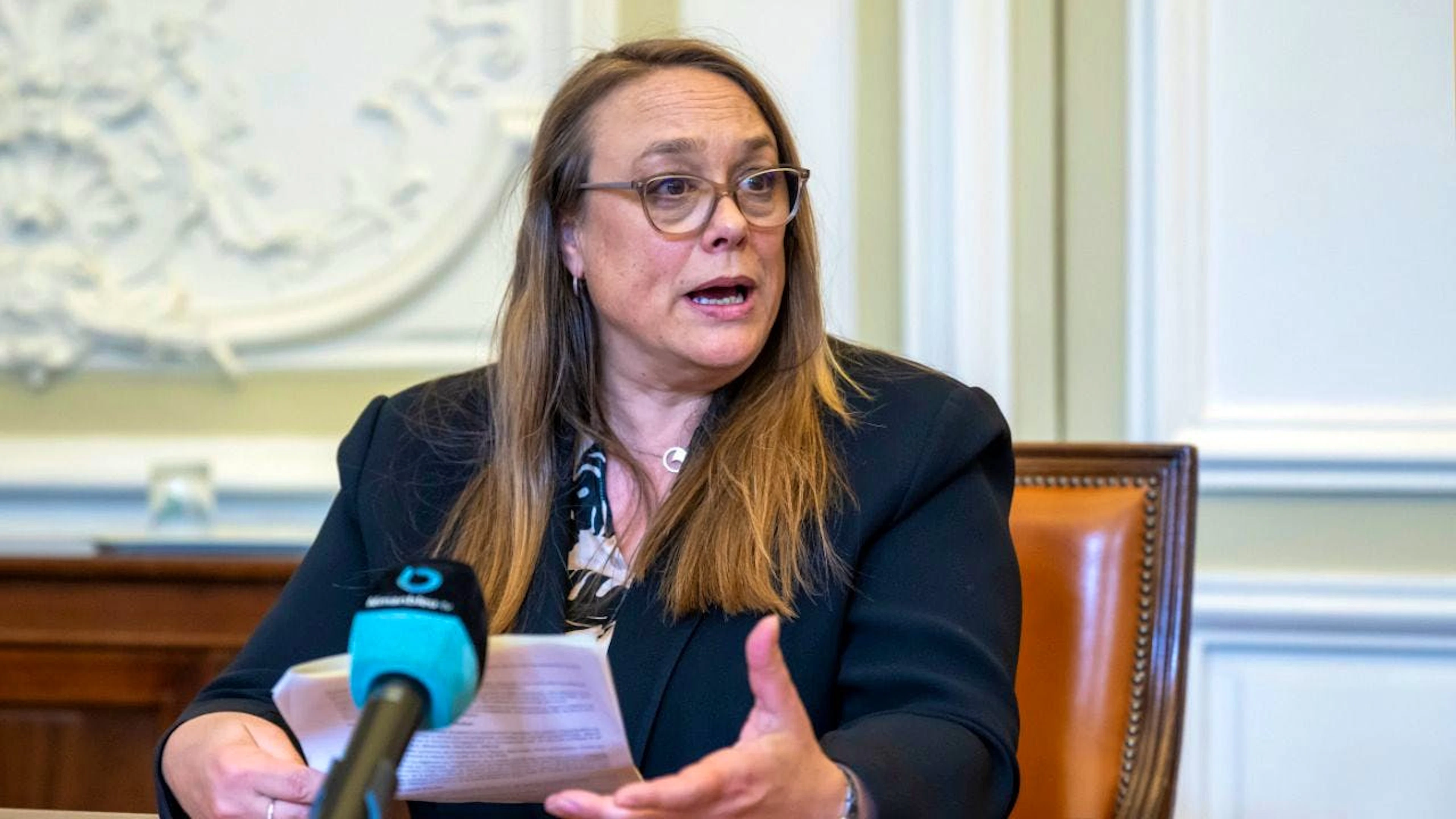 Die Genfer Staatsrätin Carole-Anne Kast an der Medienkonferenz zum G7-Gipfel.