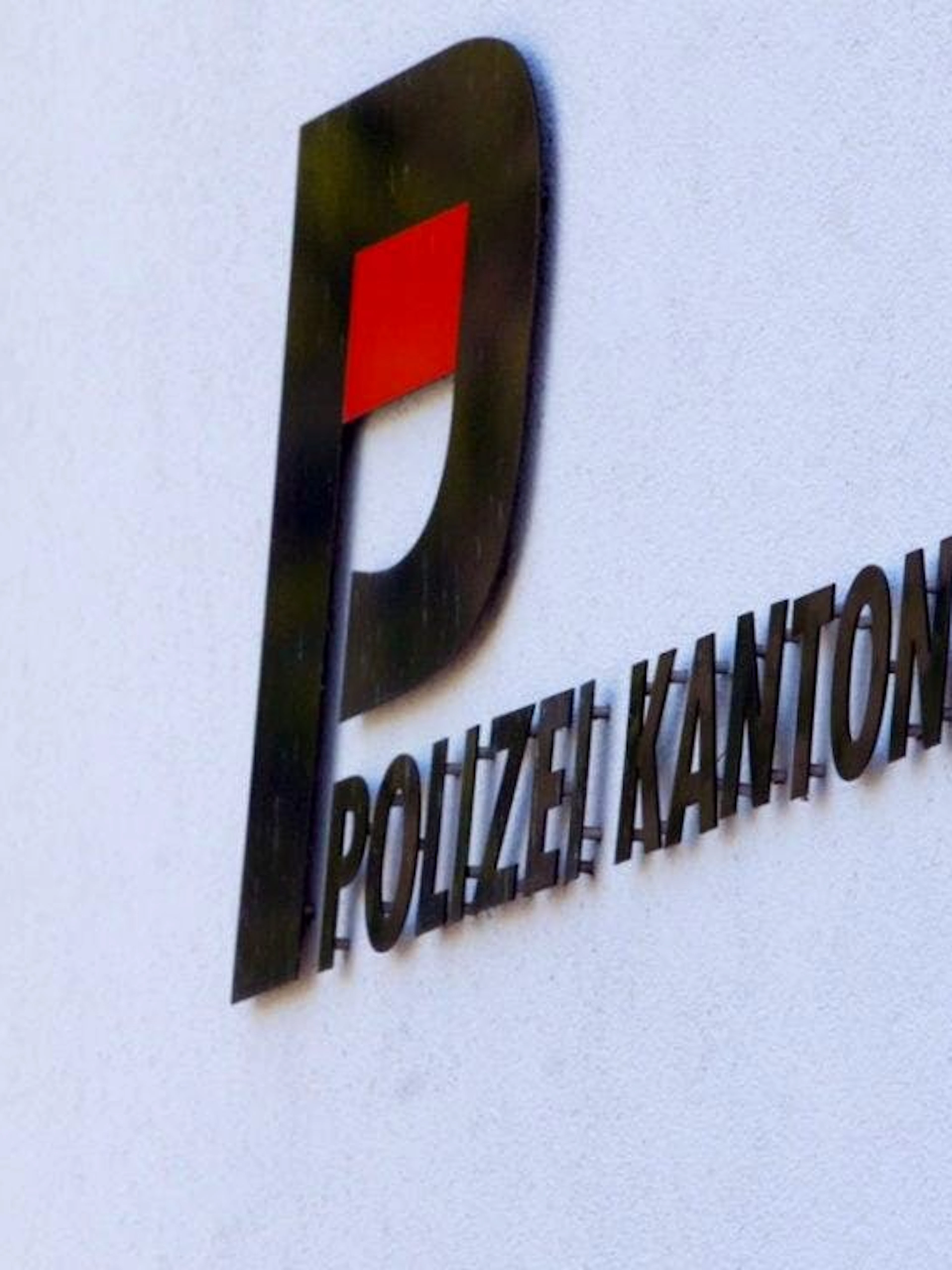 Leiche ohne Kopf und Hände auf Rapsfeld entdeckt – Ermittlungen laufen