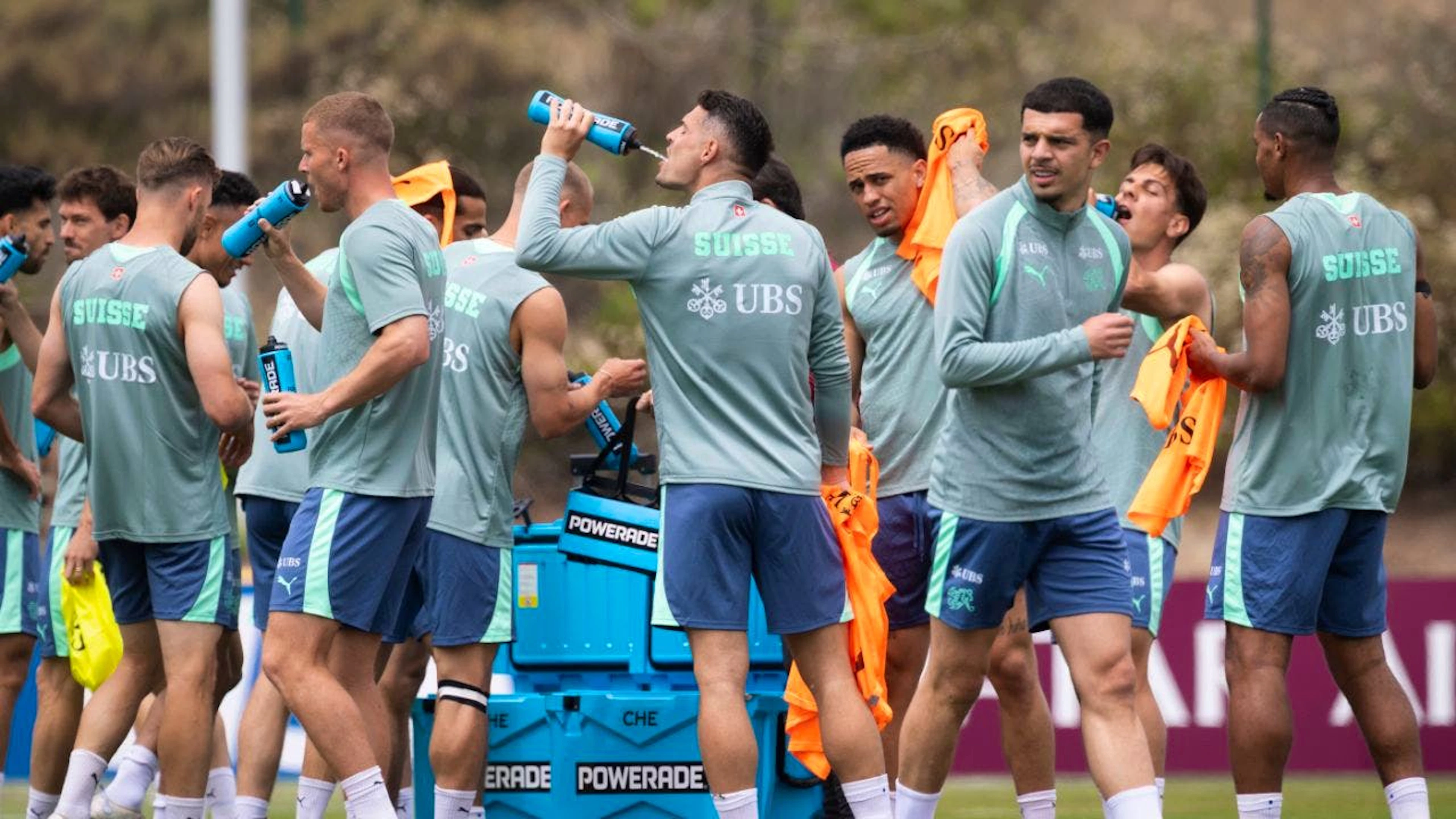 Auch wenn die Bedingungen bei der Schweizer Nationalmannschaft in San Diego perfekt und die Temperaturen nicht extrem hoch sind, kommt der Flüssigkeitszufuhr eine grosse Bedeutung zu.