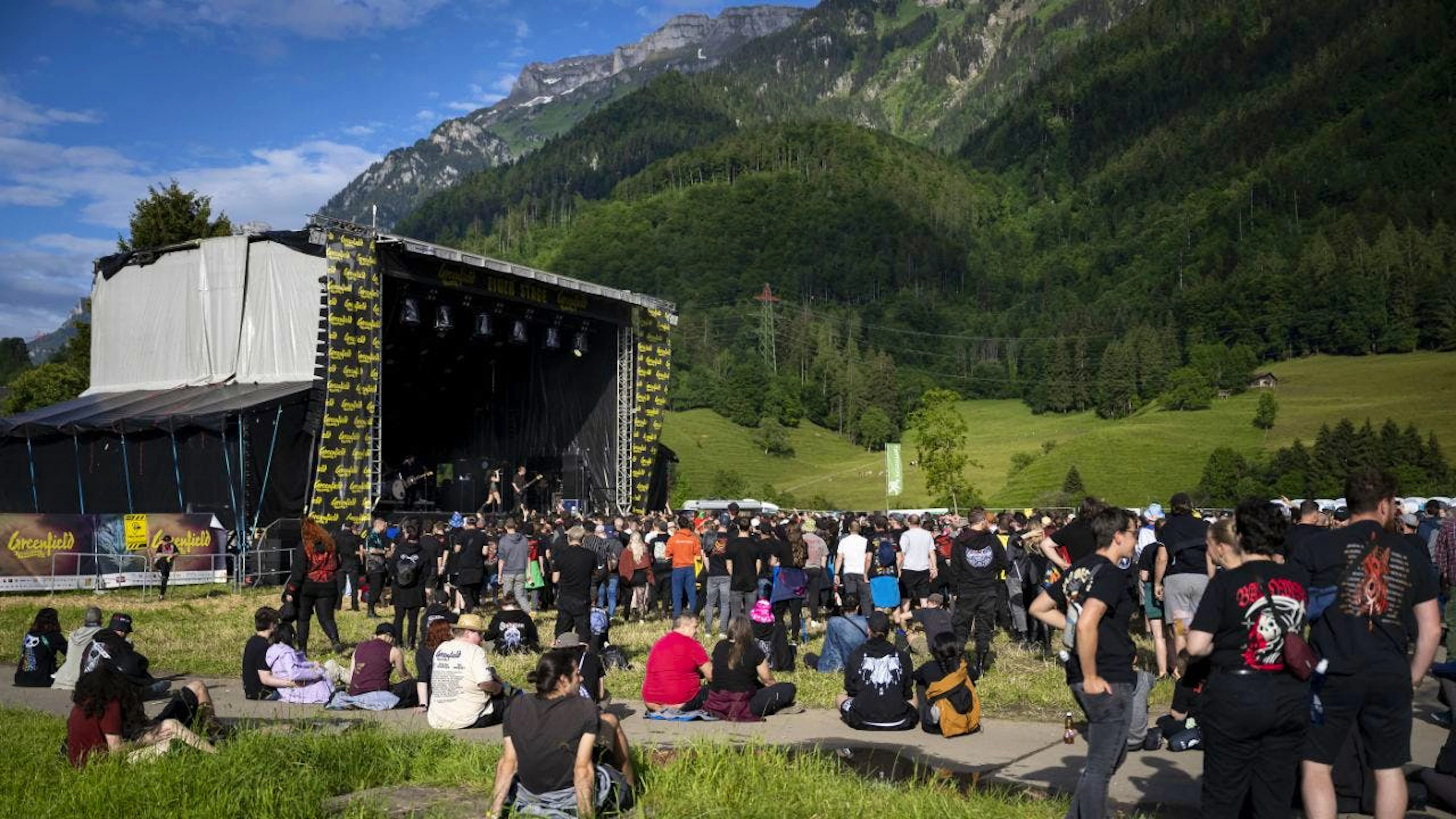 Das Greenfield Festival in Interlaken (BE), hier im Bild, eröffnet zusammen mit dem Festi'Neuch die Schweizer Open-Air-Saison. (Archivbild)