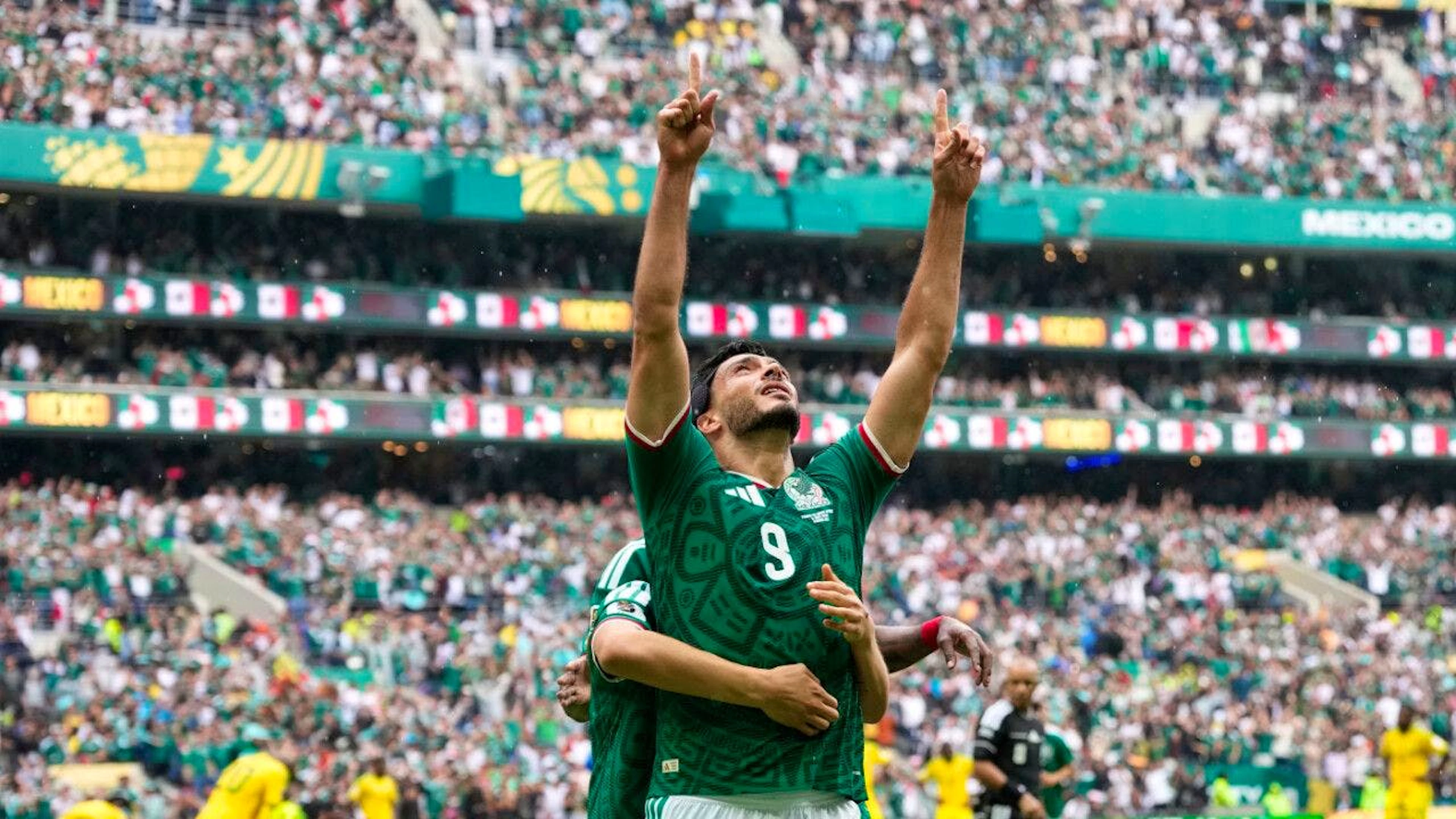 Raul Jimenez tout à sa joie d'avoir inscrit le 2-0