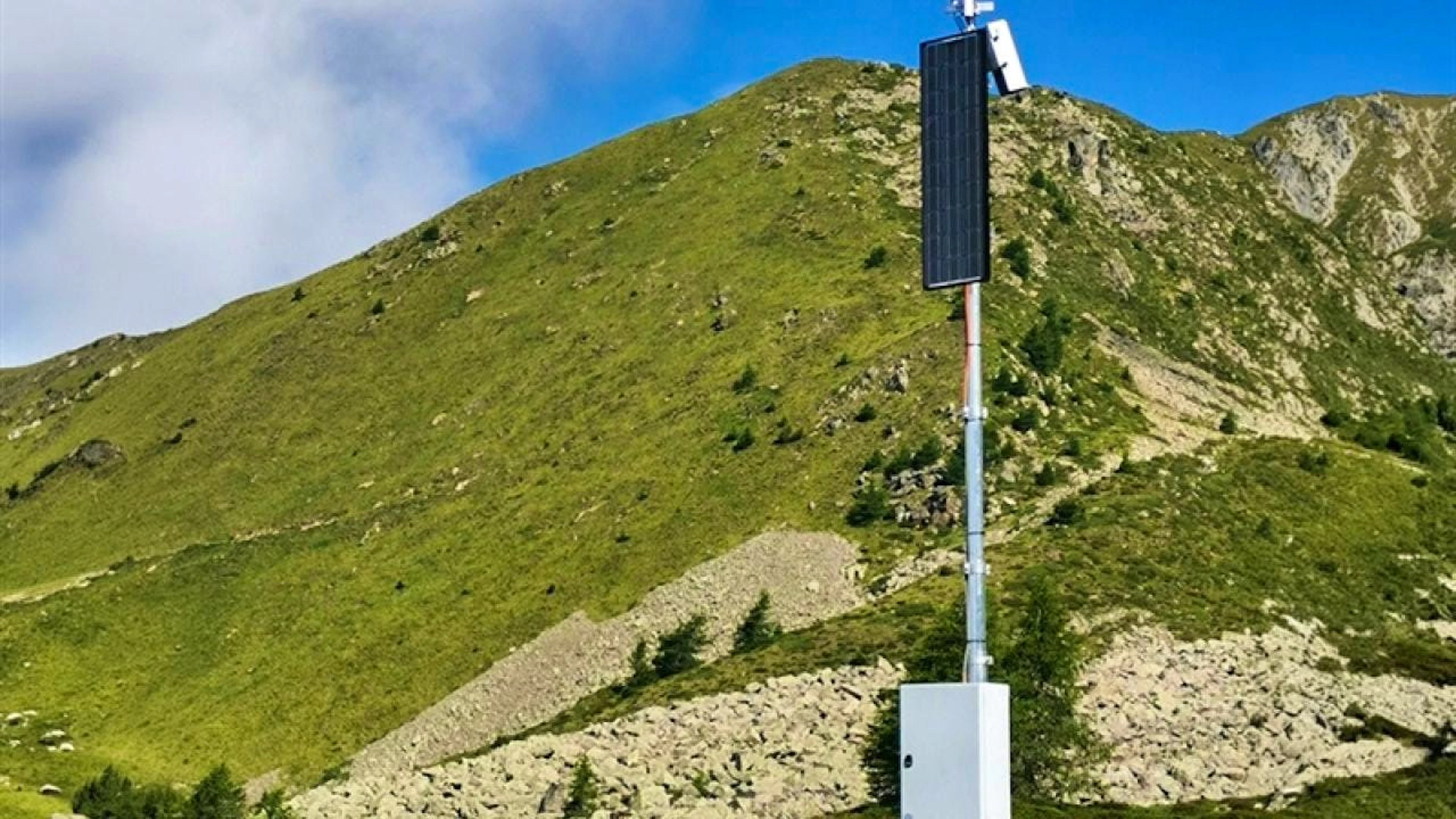 La nuova stazione per la misurazione della neve installata sopra il paese di Viano nel Comune di Brusio consentirà di migliorare la sicurezza della circolazione sulla strada cantonale.