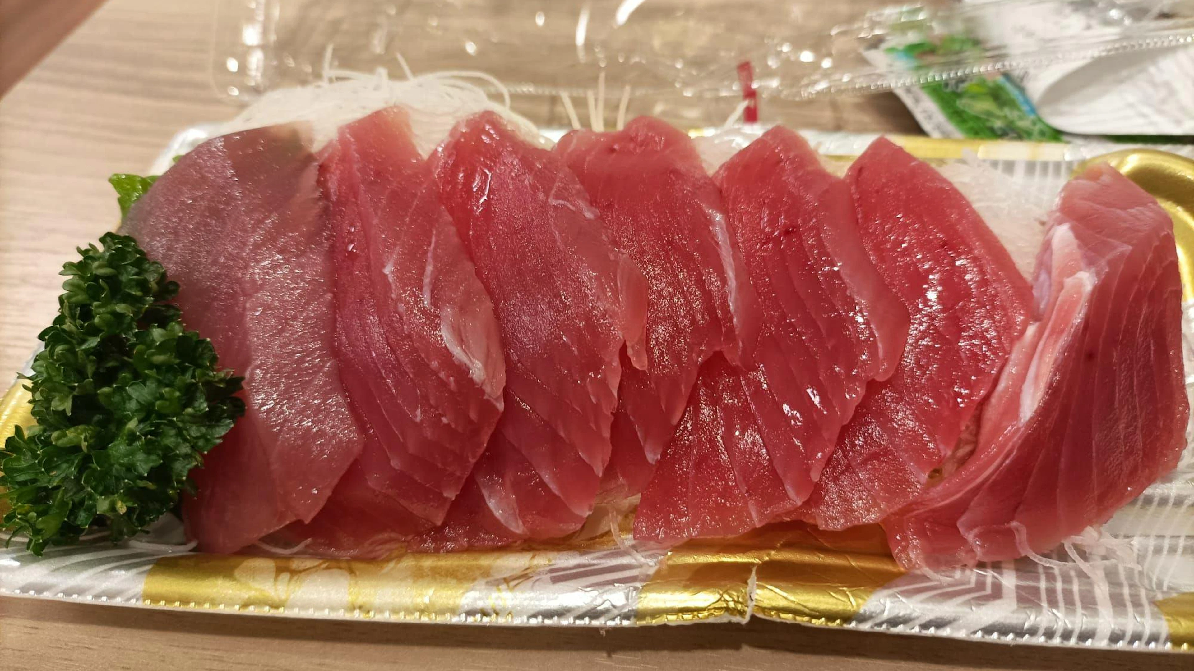 Heinz und seine Frau mögen Sushi und Sashimi, ernähren sich meist europäisch.