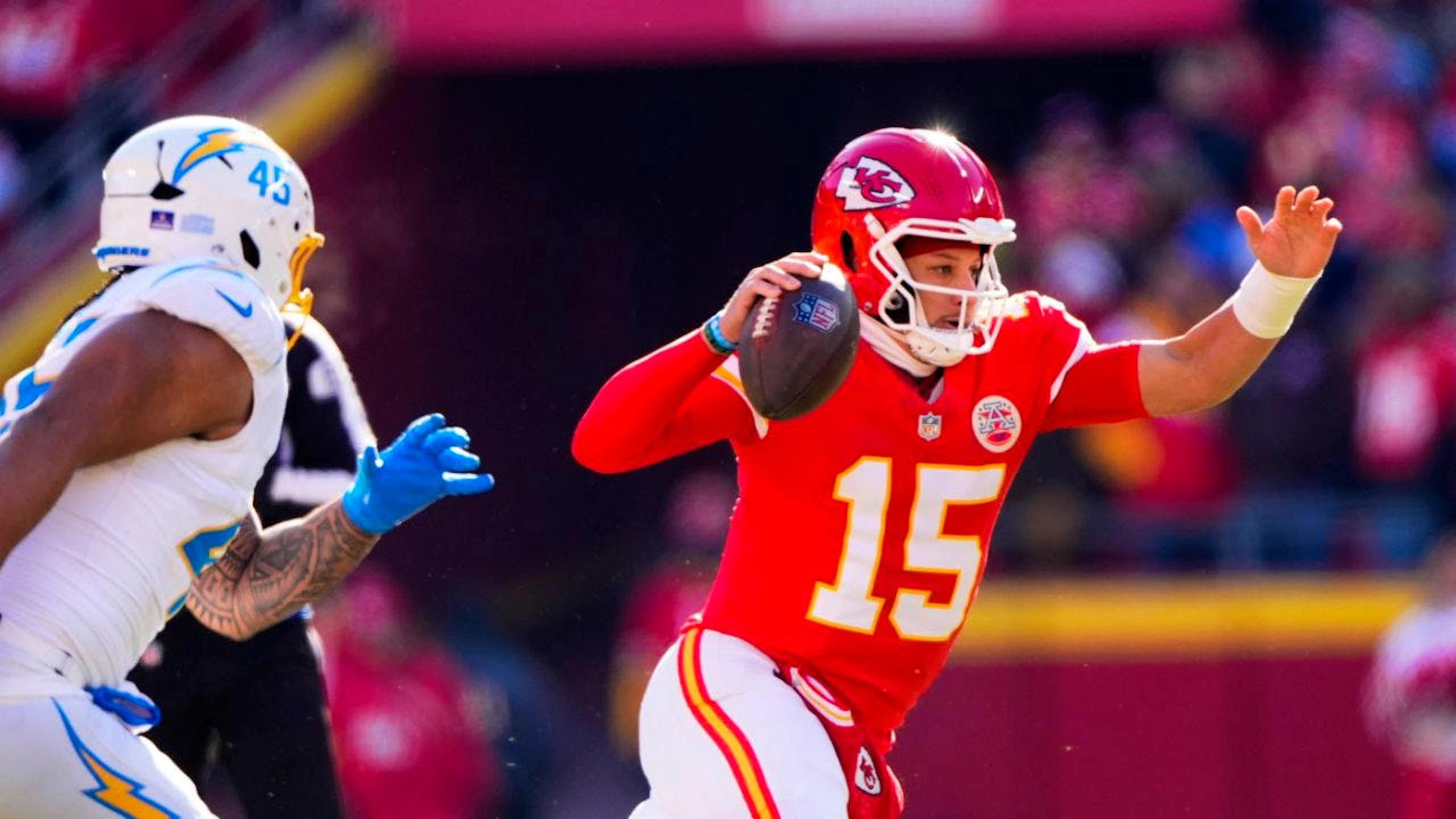 NFL – Superstar Patrick Mahomes hat seinen Vertrag bei den Kansas City Chiefs vorzeitig um zwei Jahre verlängert.