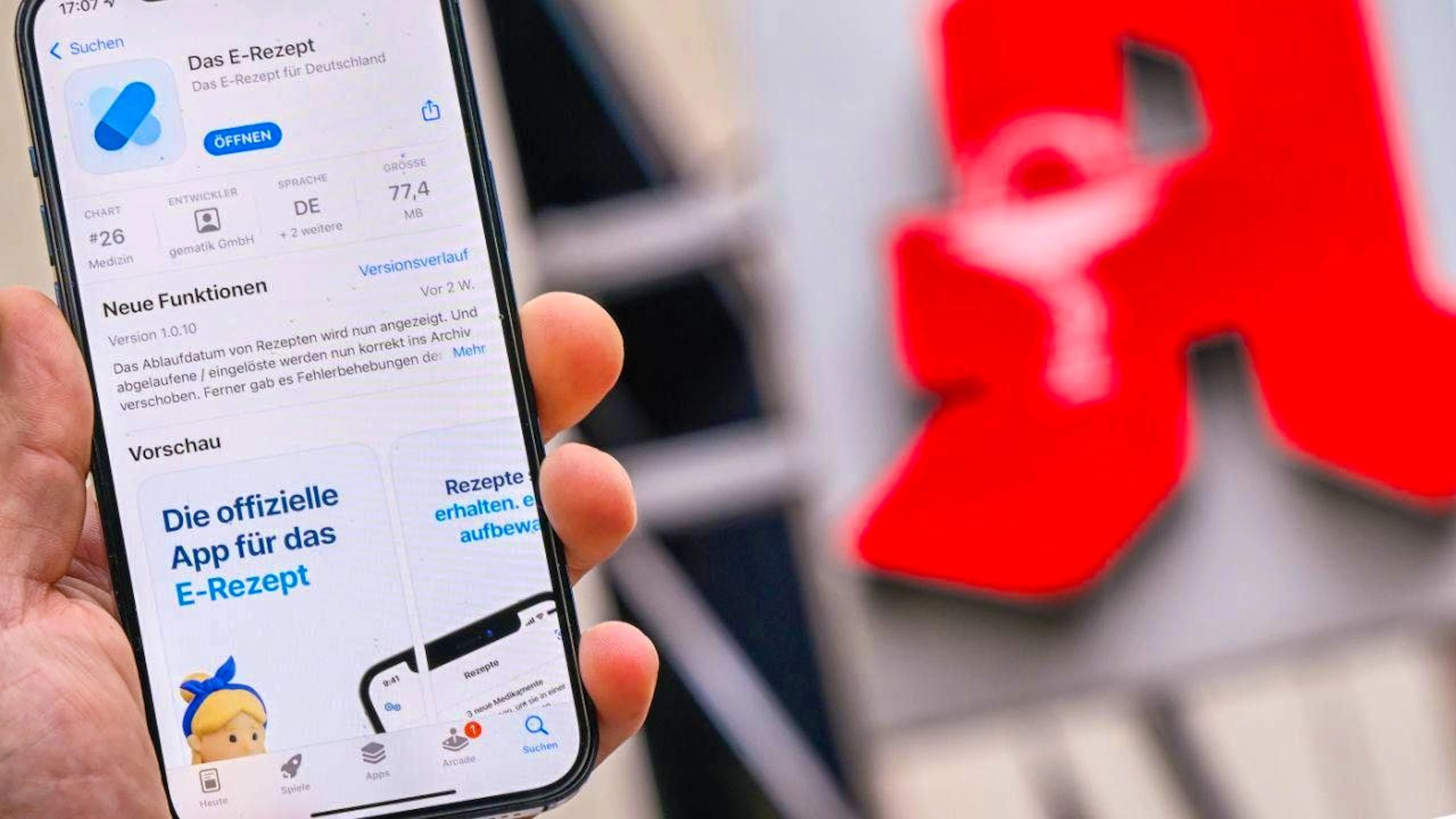 In the future, patients will be able to receive and fill prescriptions electronically. (Featured image)