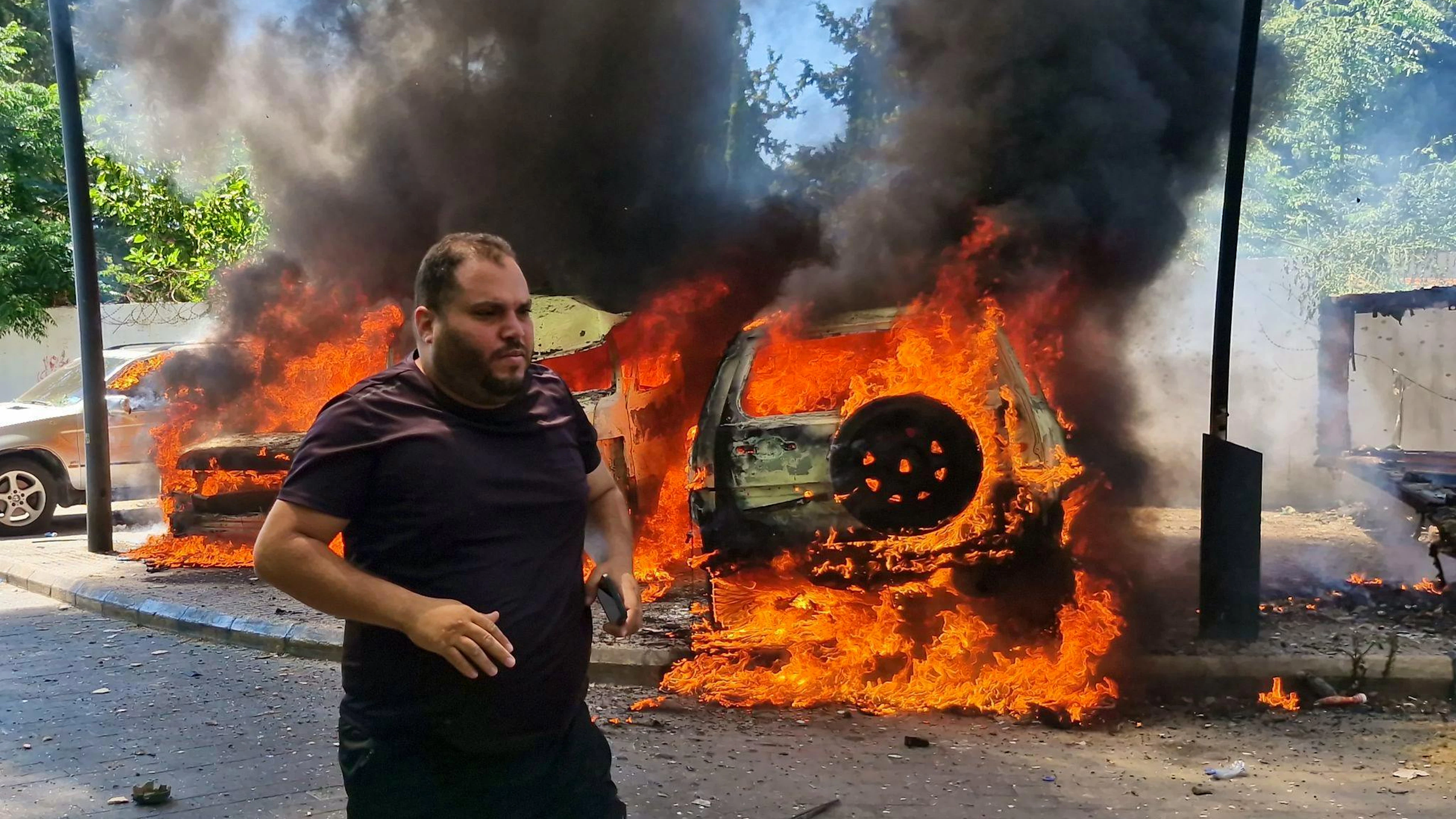 Ungeachtet einer Waffenruhe griffen sich Israel und die Hisbollah weiterhin gegenseitig an.