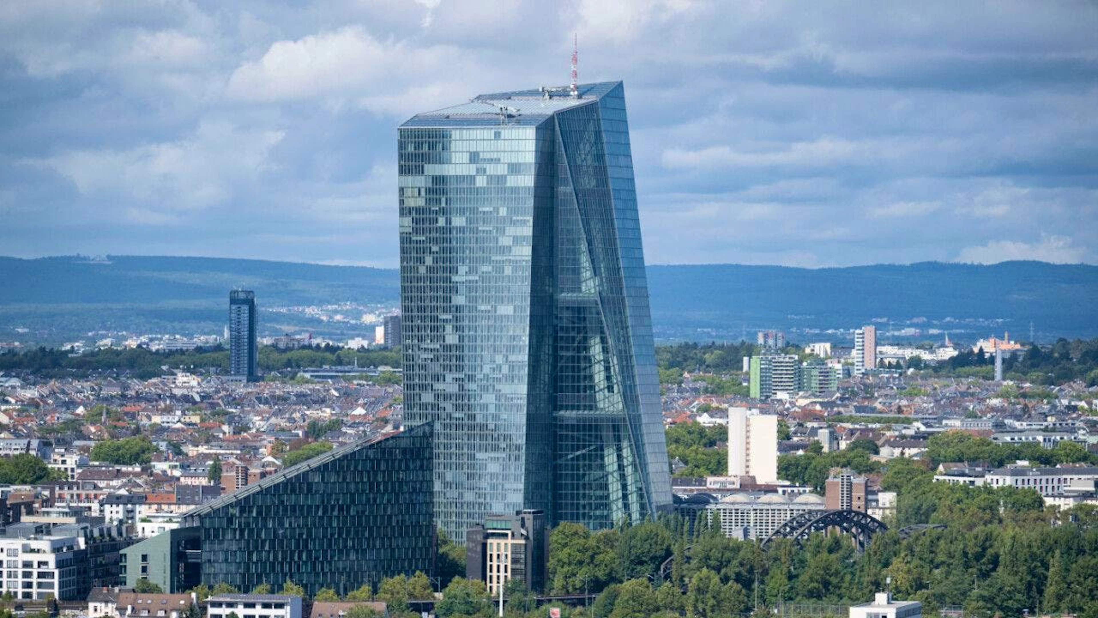 La décision de relèvement des taux donne une bonne position à la Banque centrale européenne pour faire face à l'incertitude engendrée par la guerre, estime la BCE (archives).